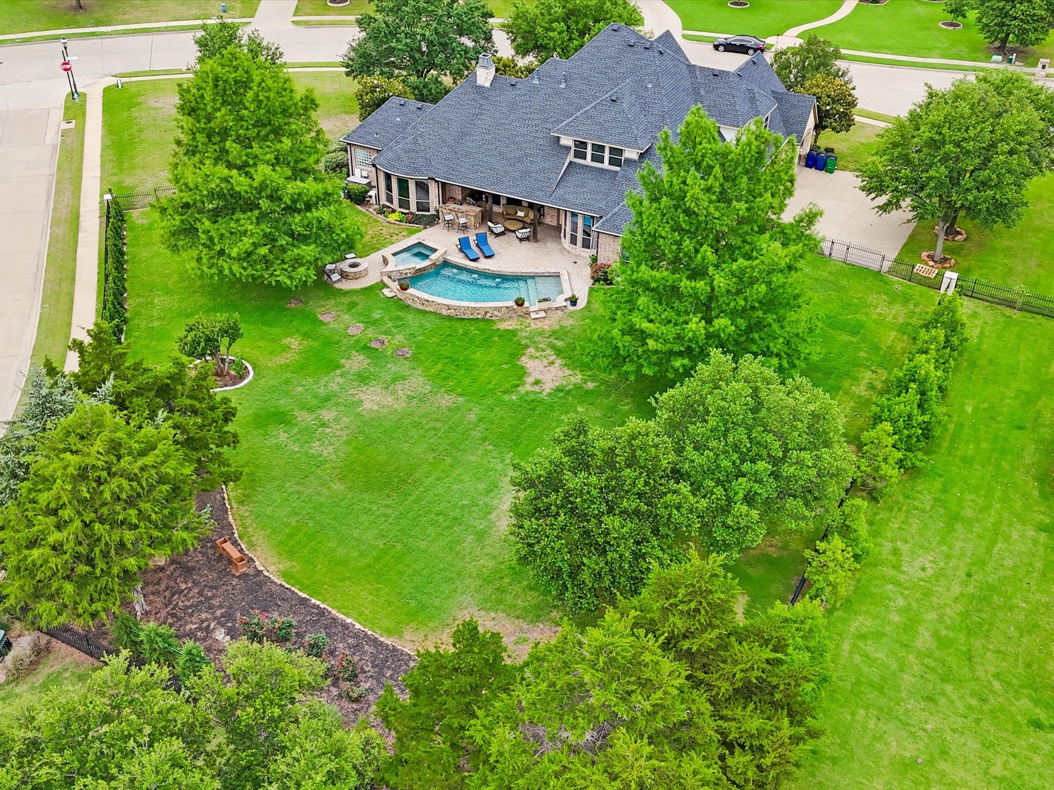 401 Wyndemere Boulevard