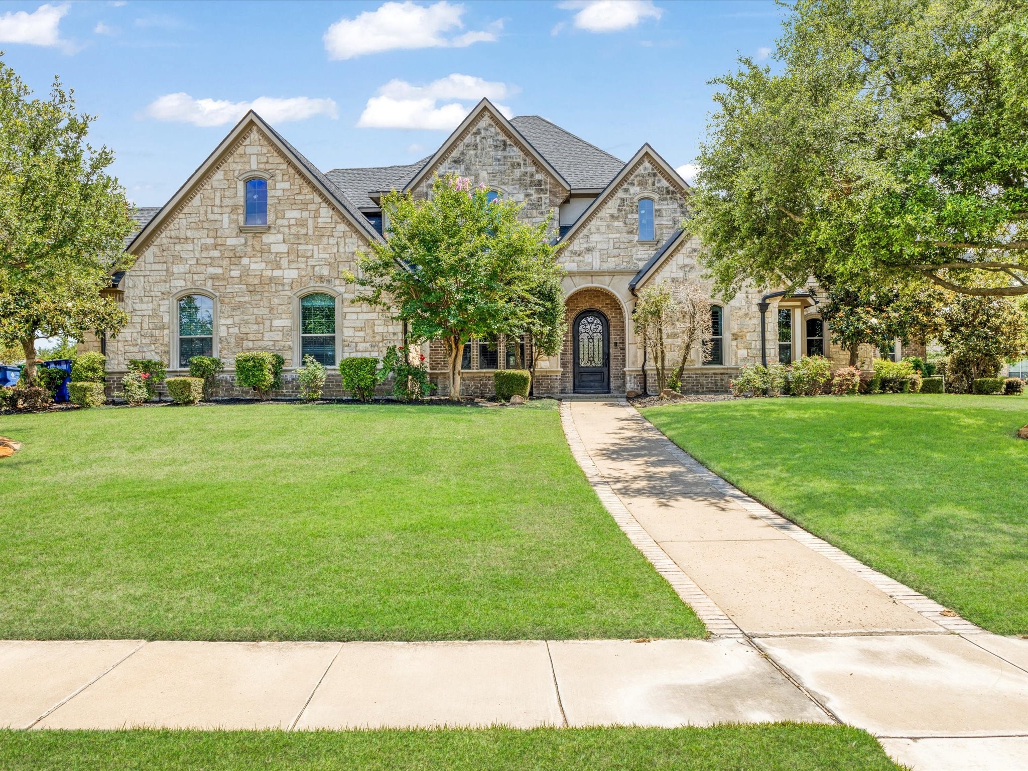 401 Wyndemere Boulevard