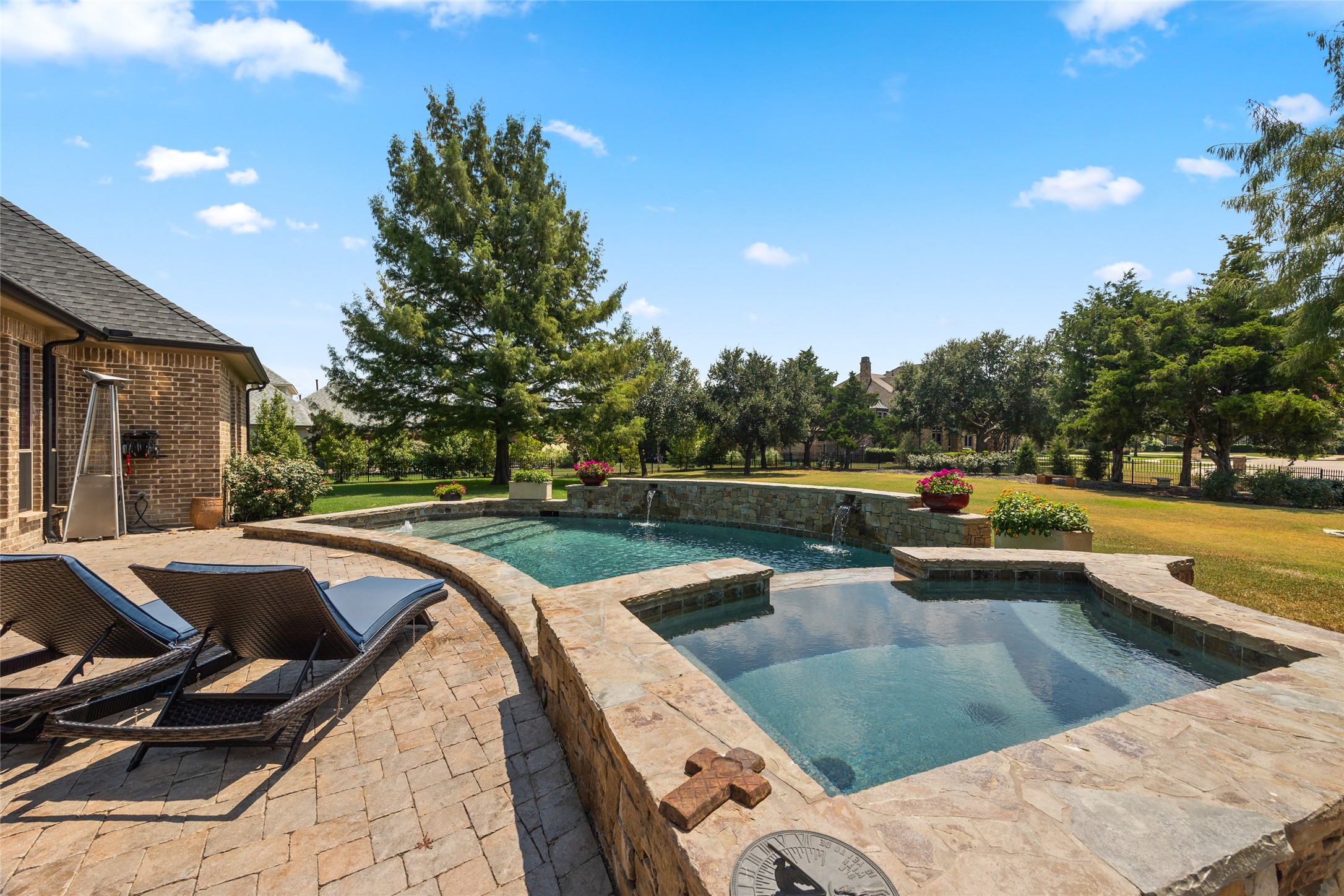 401 Wyndemere Boulevard