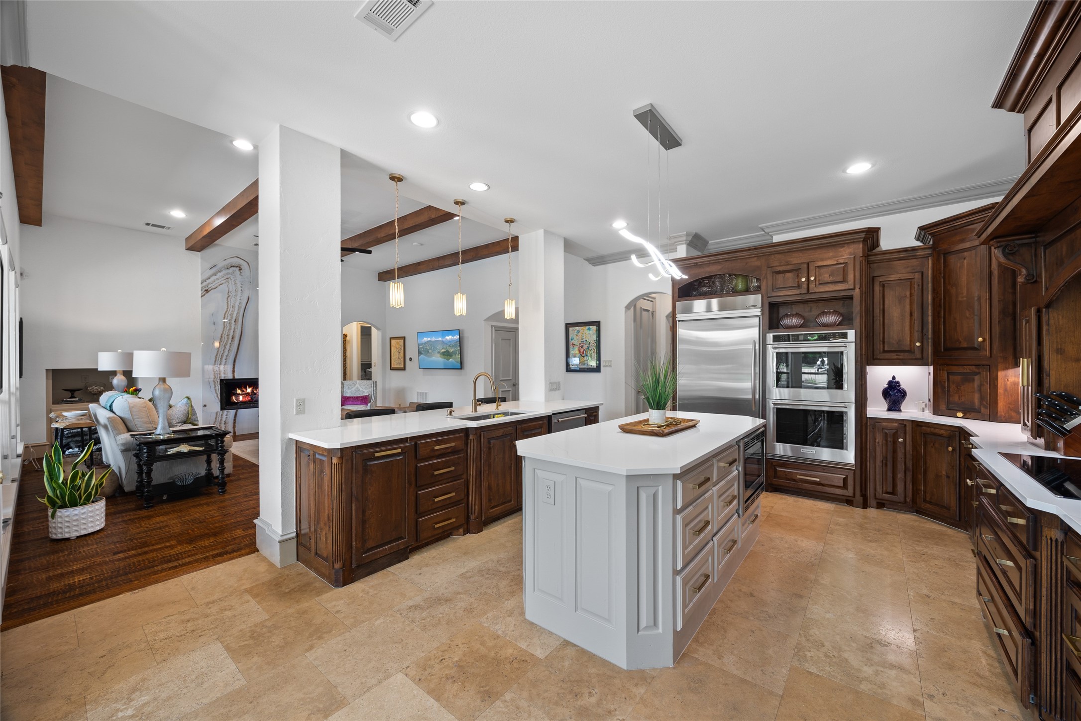 401 Wyndemere Boulevard