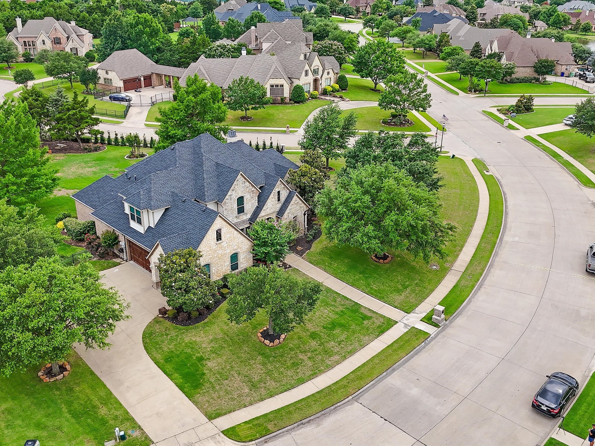 401 Wyndemere Boulevard