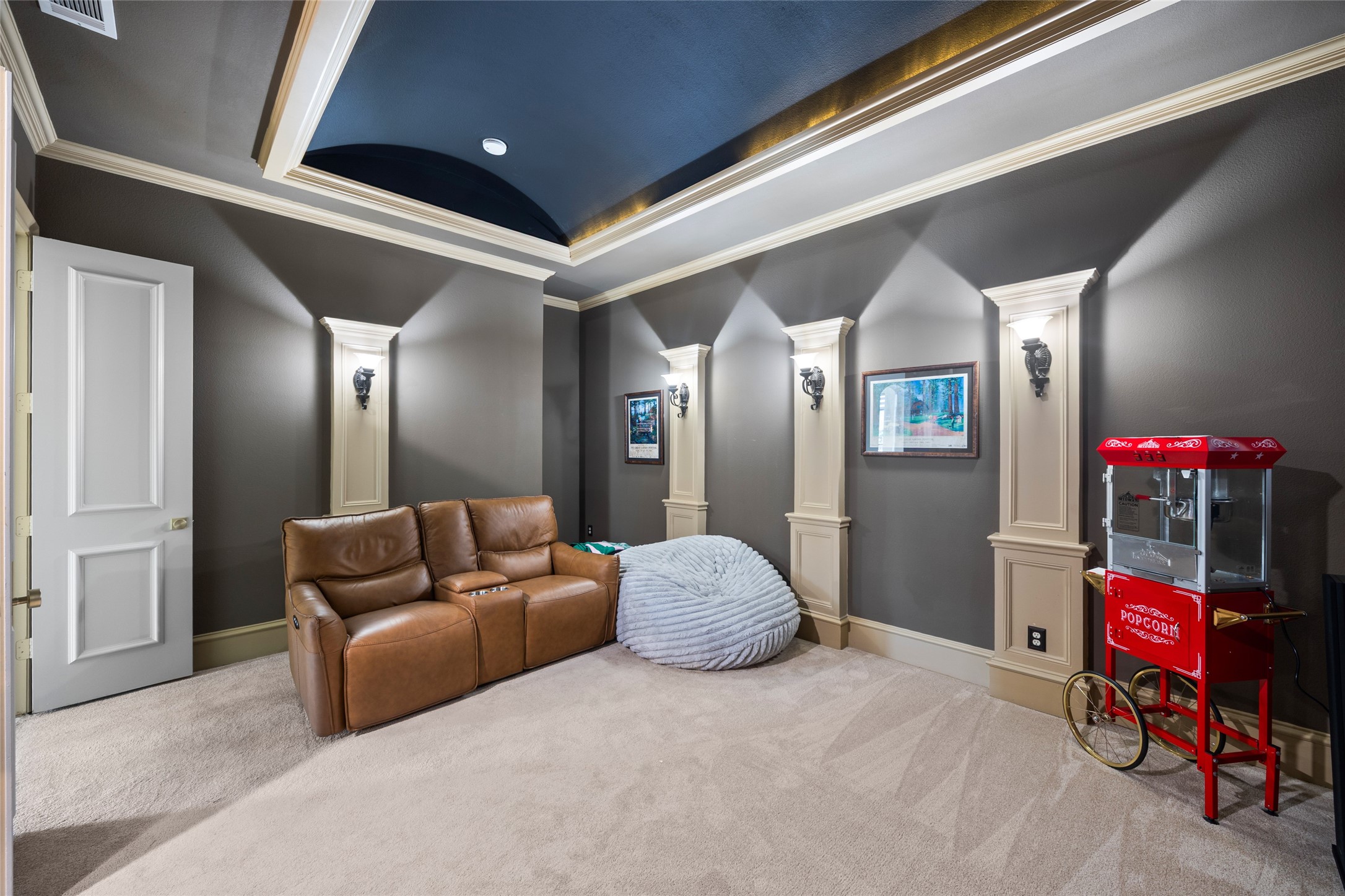 401 Wyndemere Boulevard