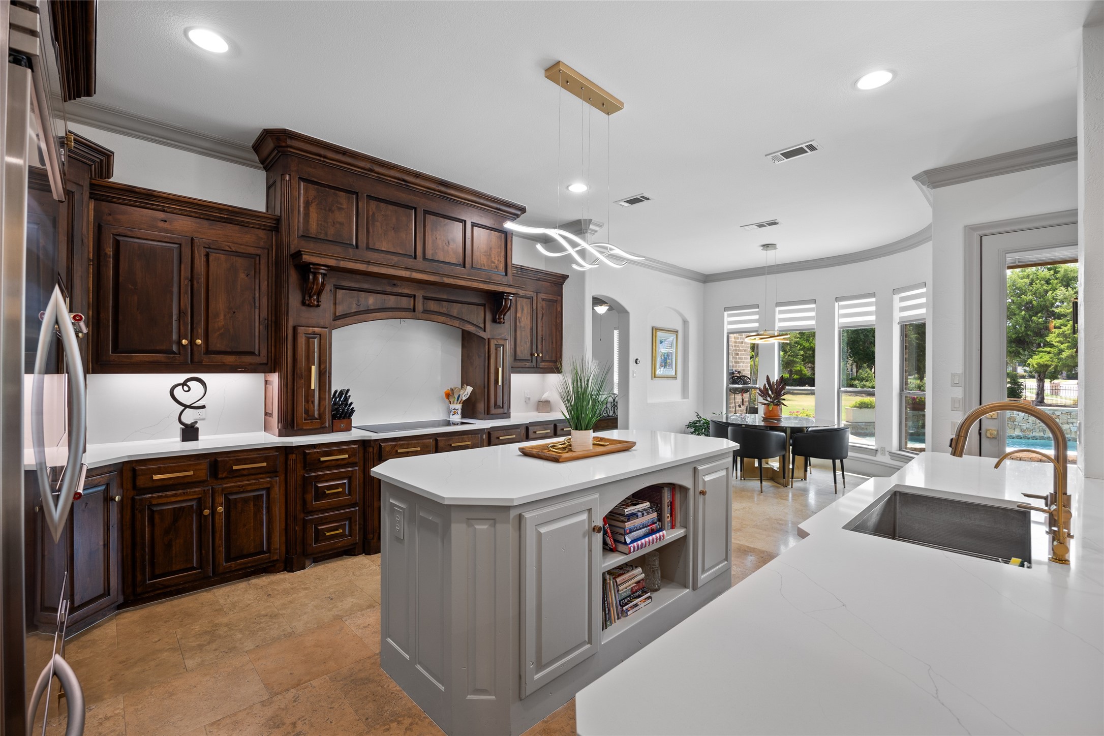 401 Wyndemere Boulevard