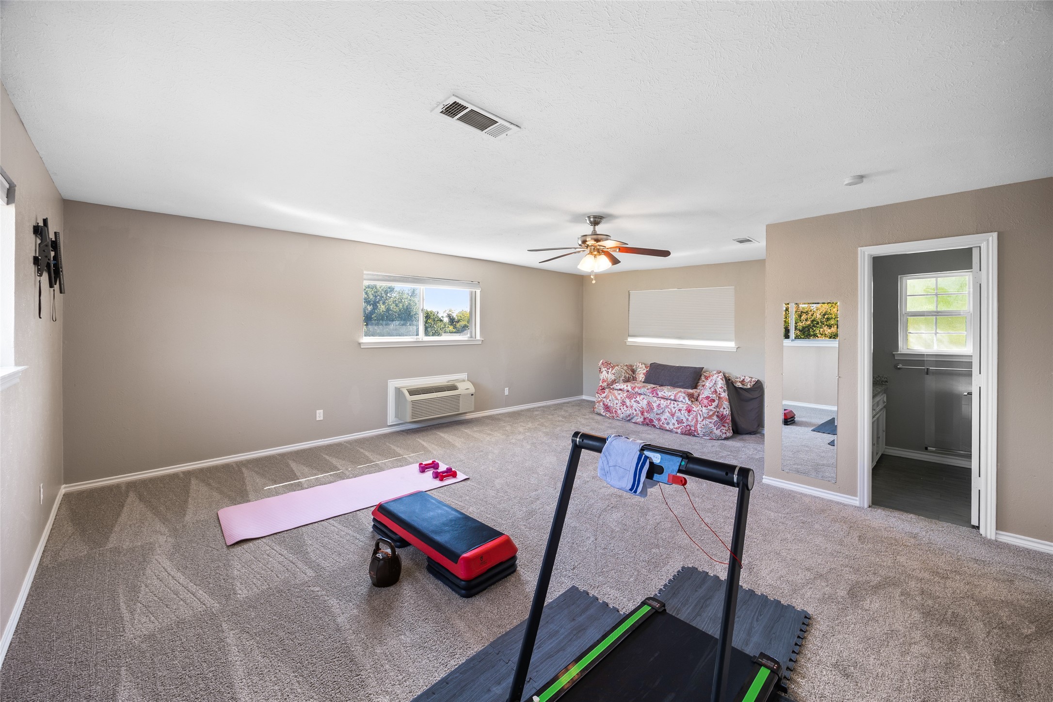 1700 Cloister Way