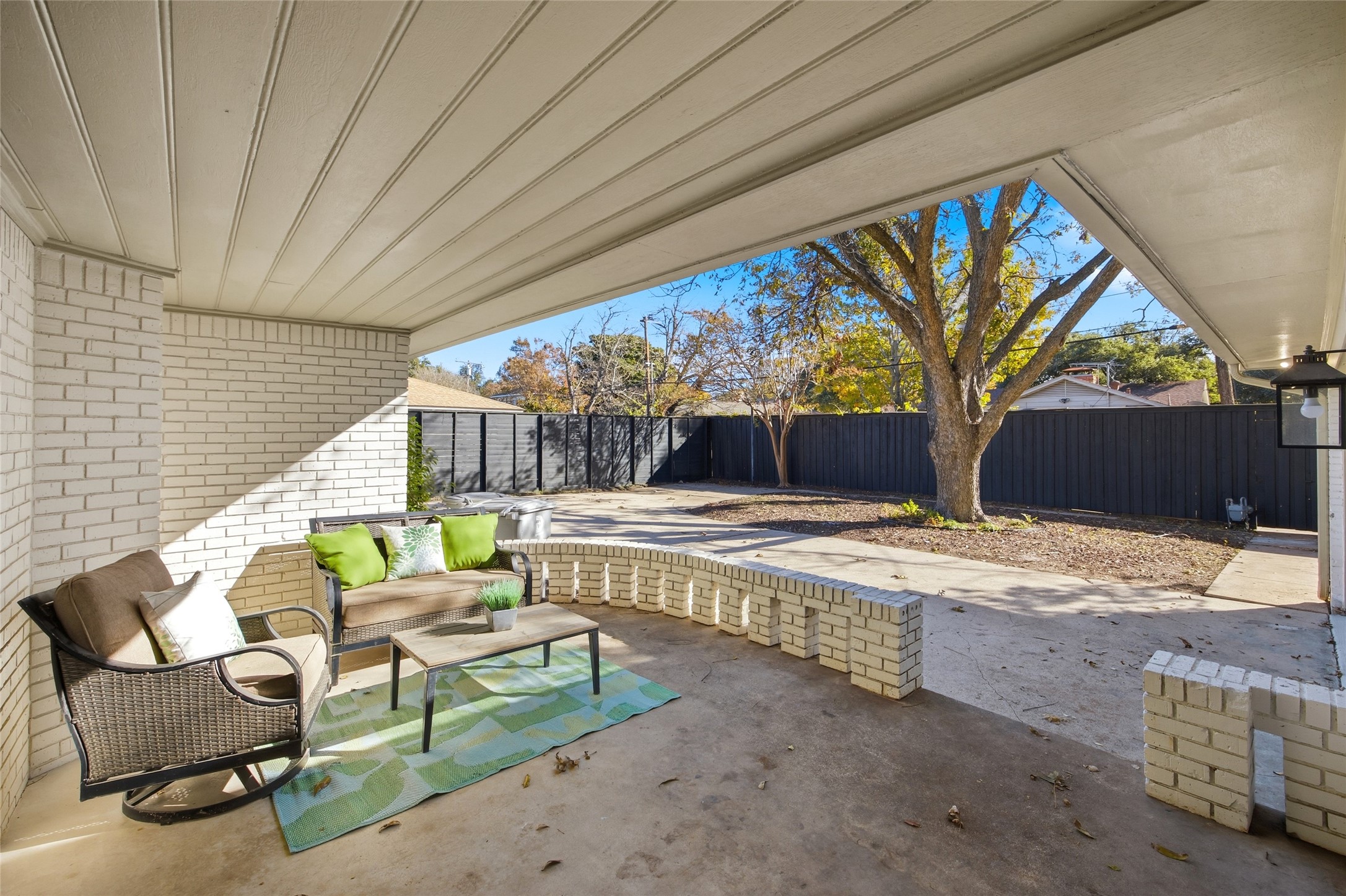 6116 E University Boulevard