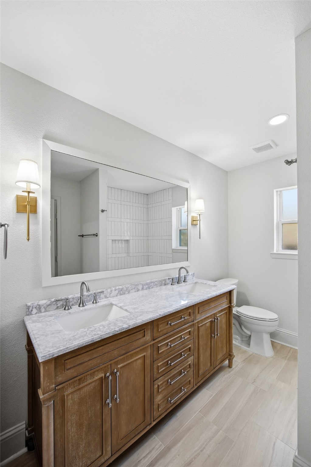 6116 E University Boulevard