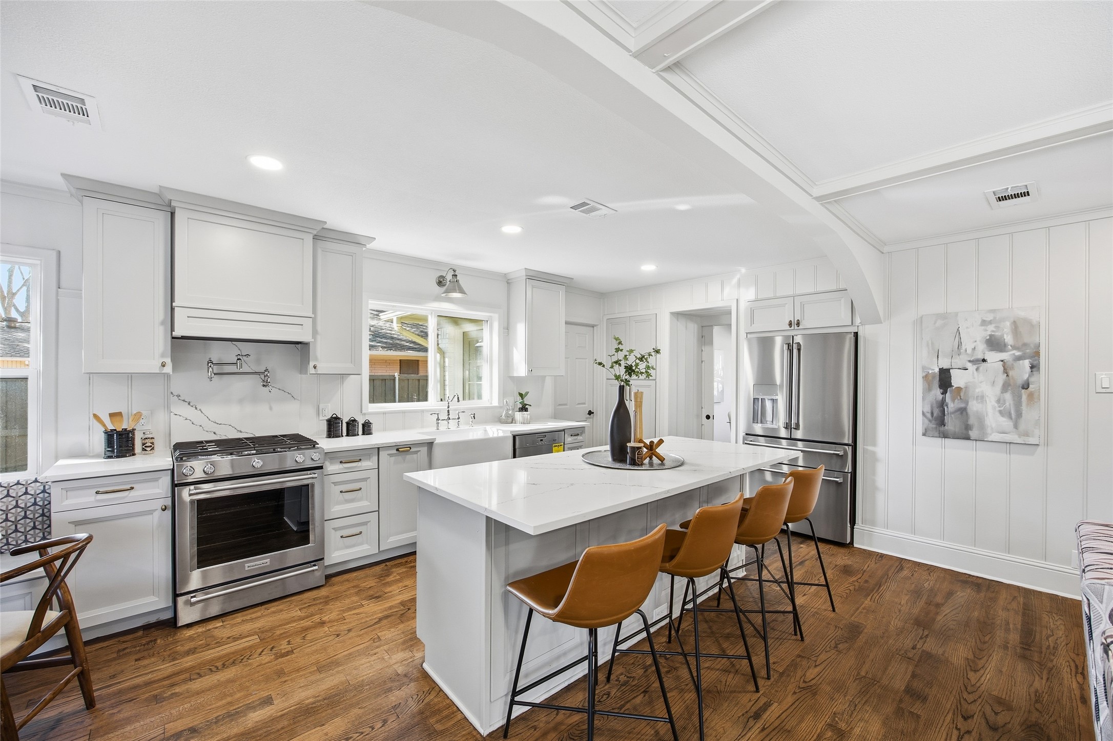 6116 E University Boulevard