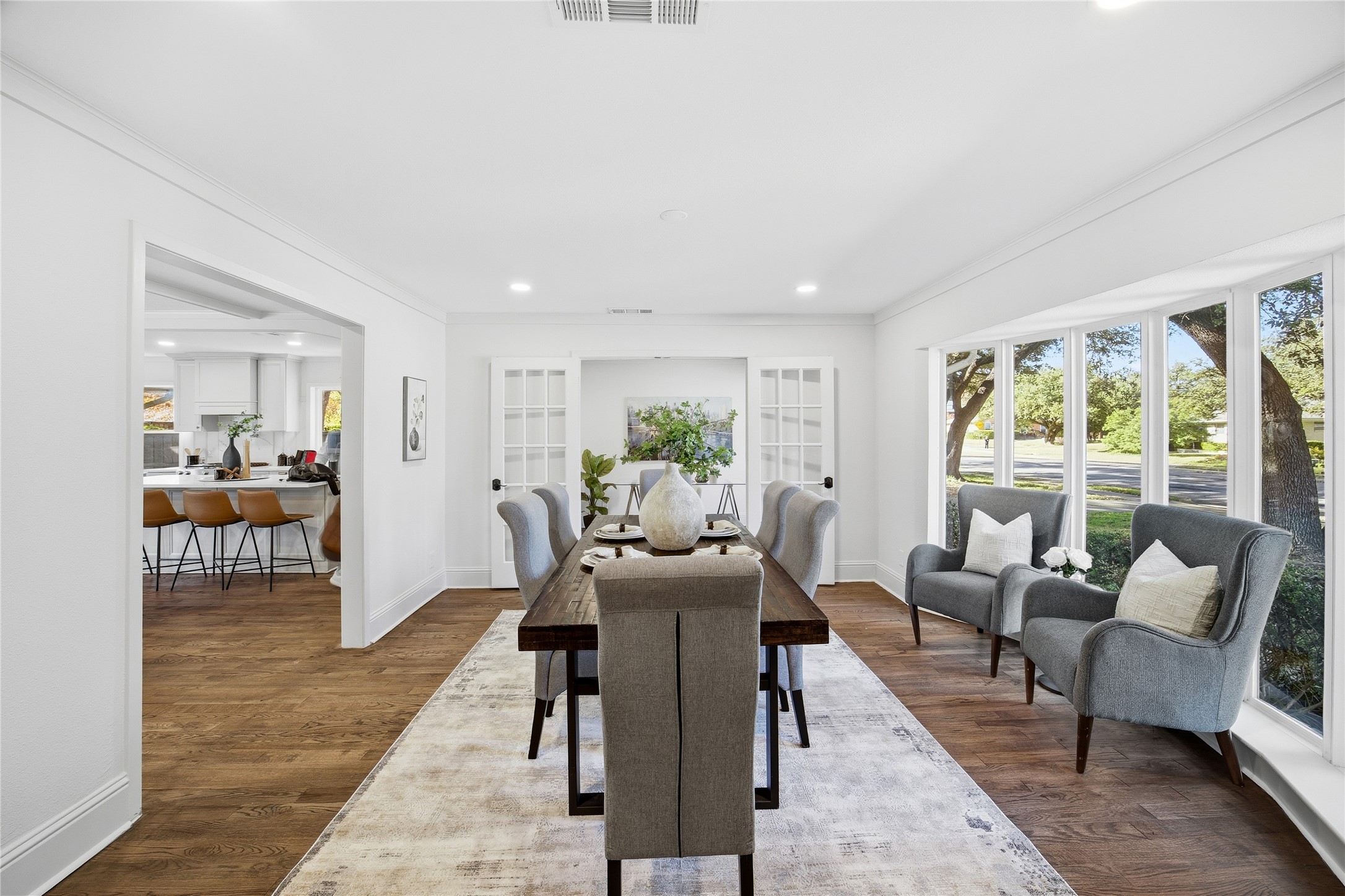 6116 E University Boulevard