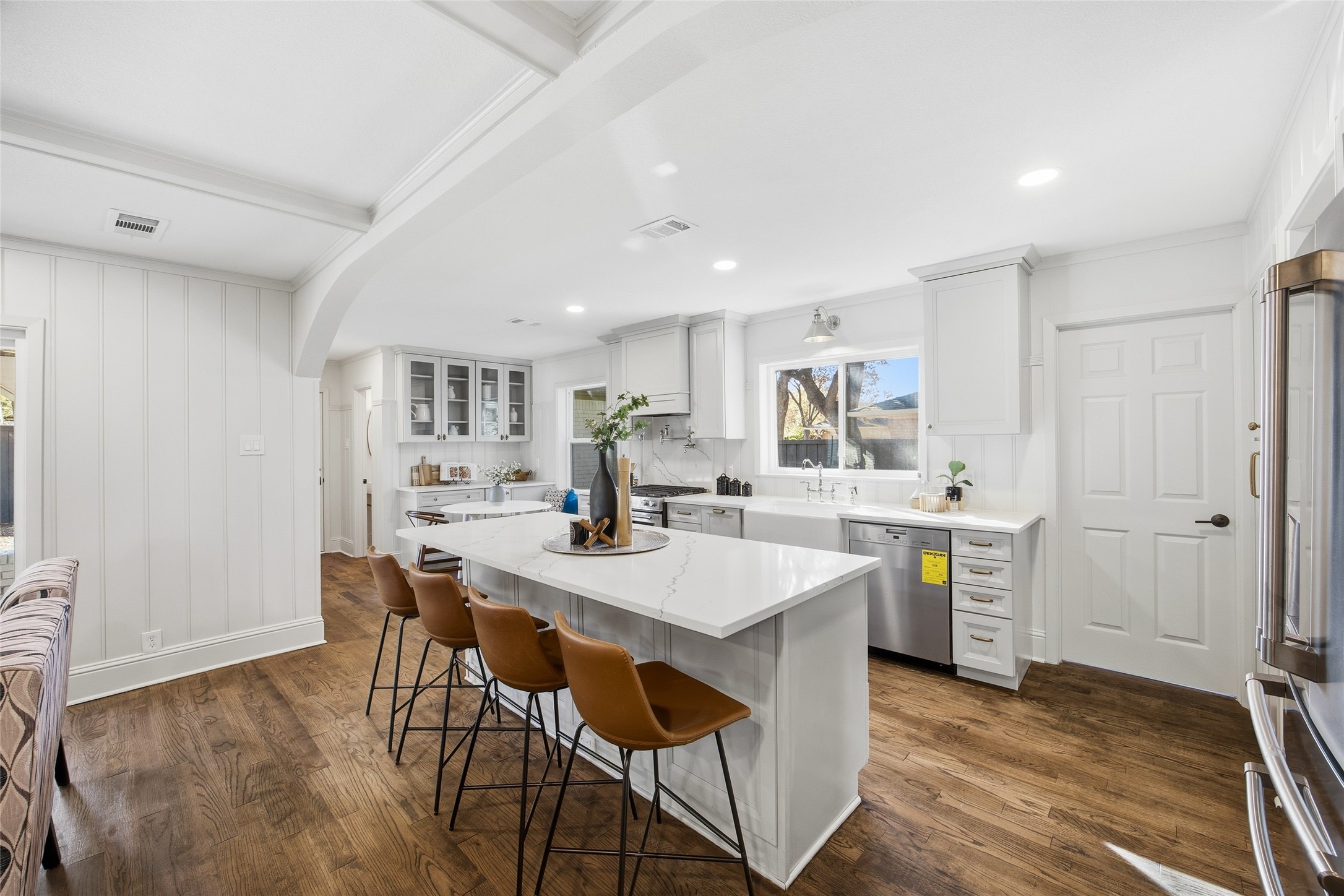 6116 E University Boulevard