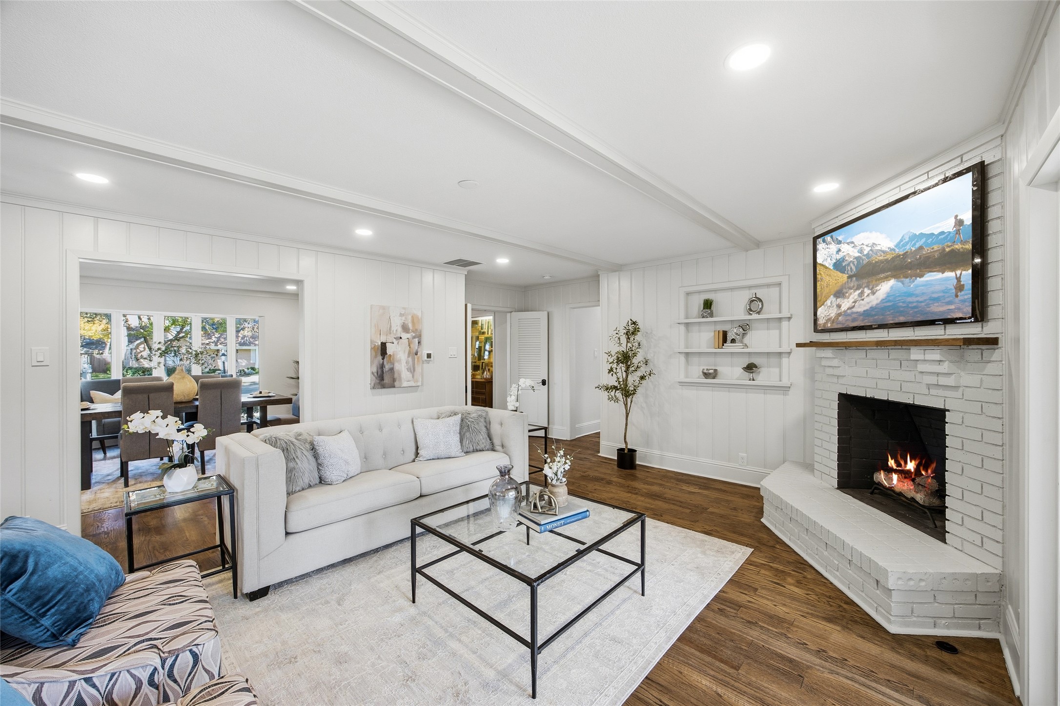 6116 E University Boulevard