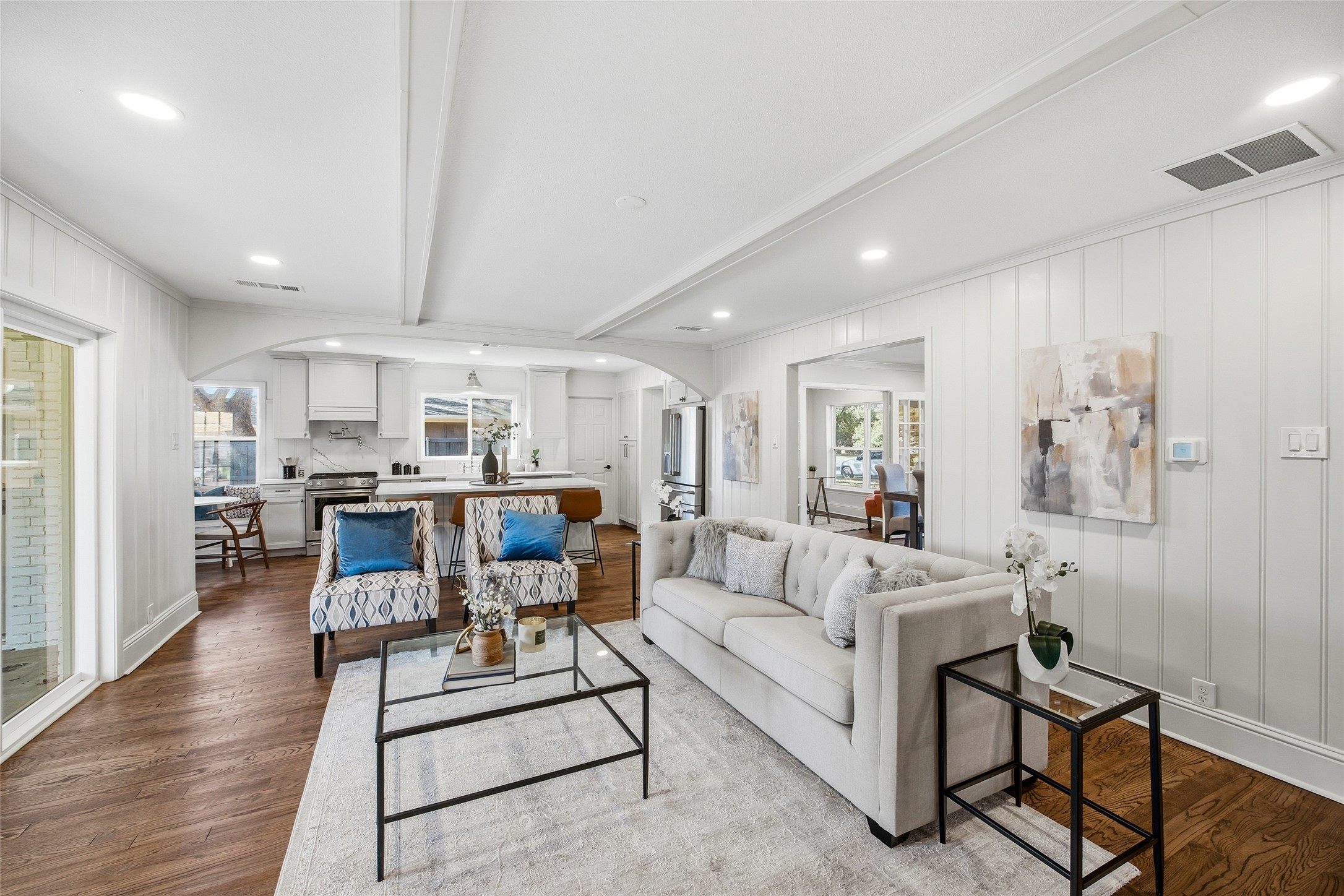 6116 E University Boulevard