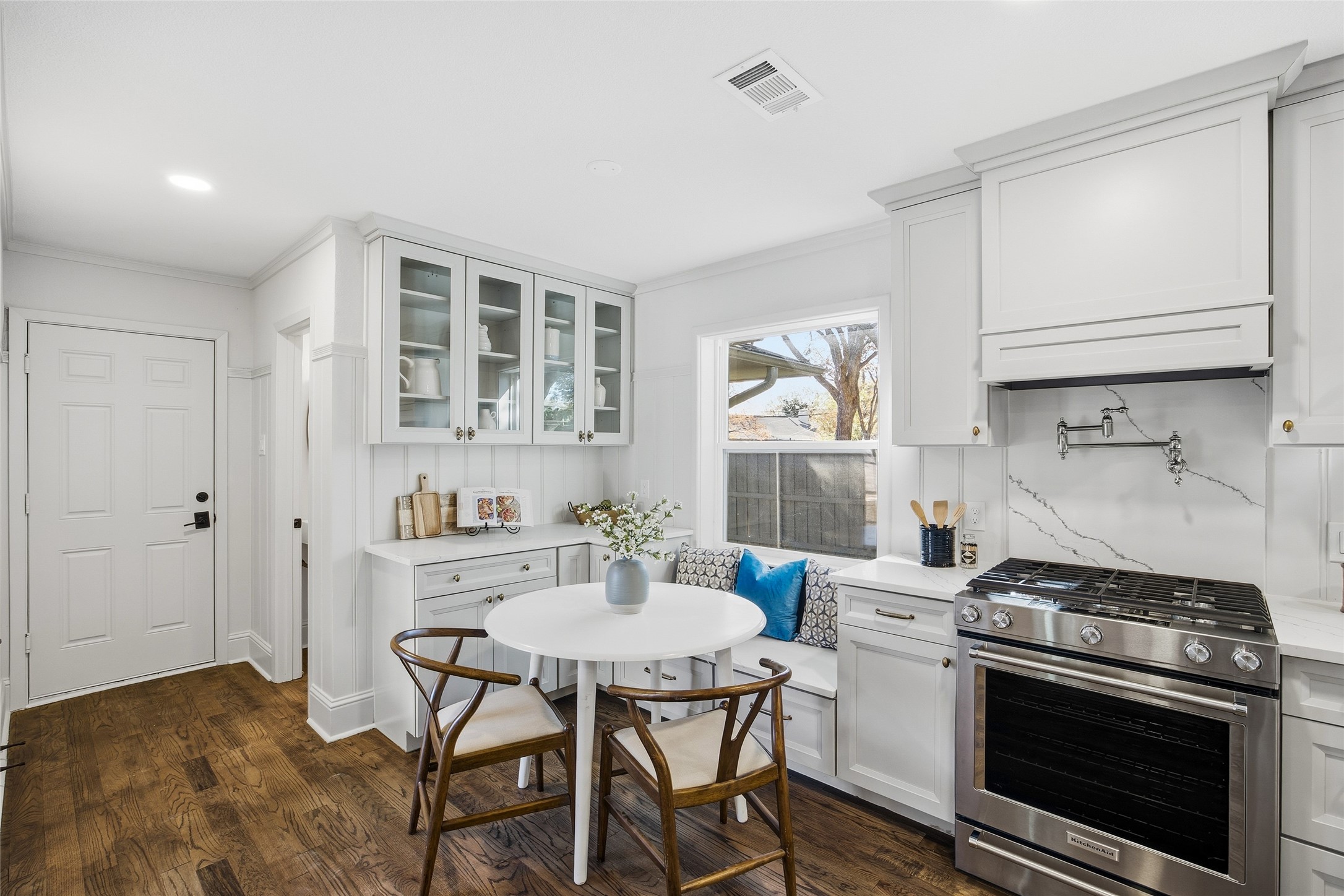 6116 E University Boulevard