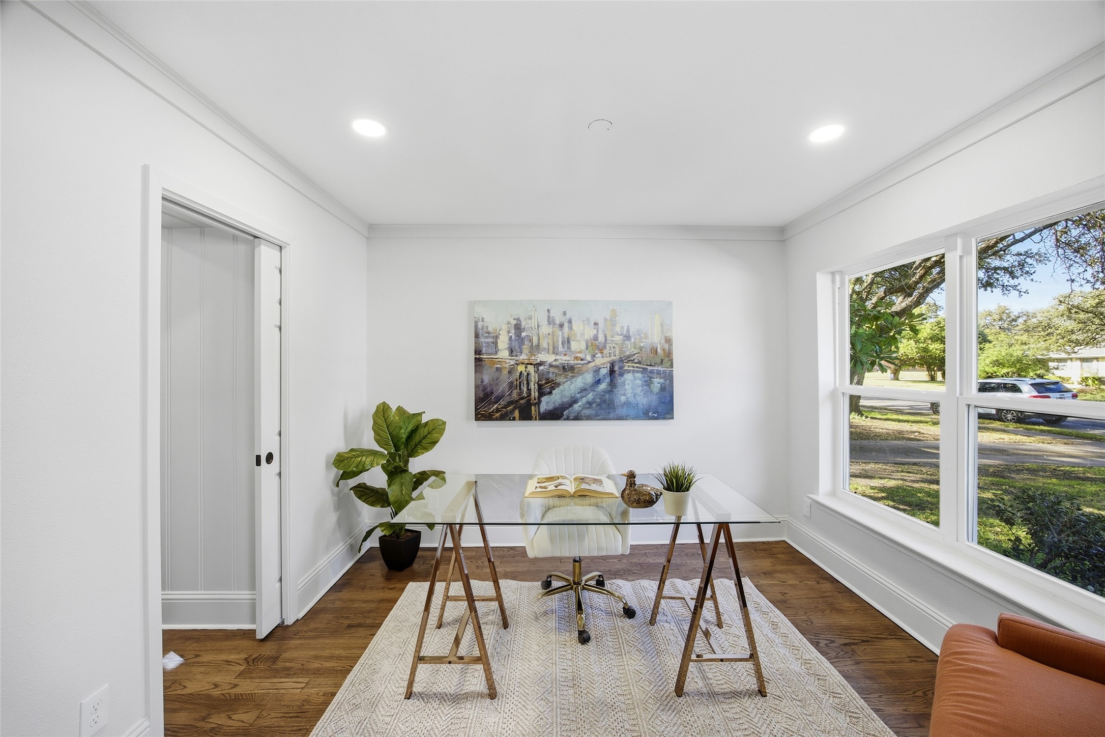 6116 E University Boulevard