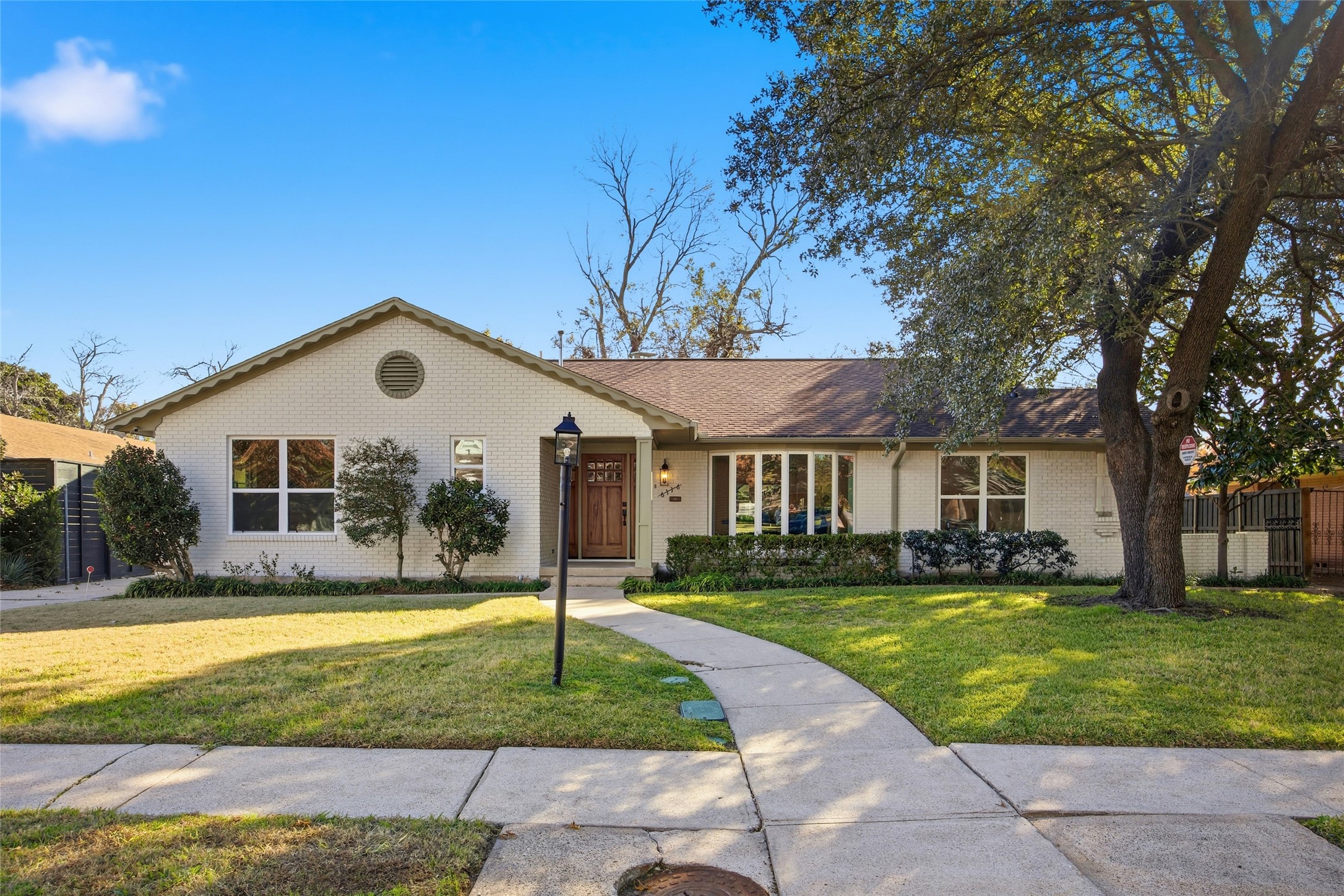 6116 E University Boulevard