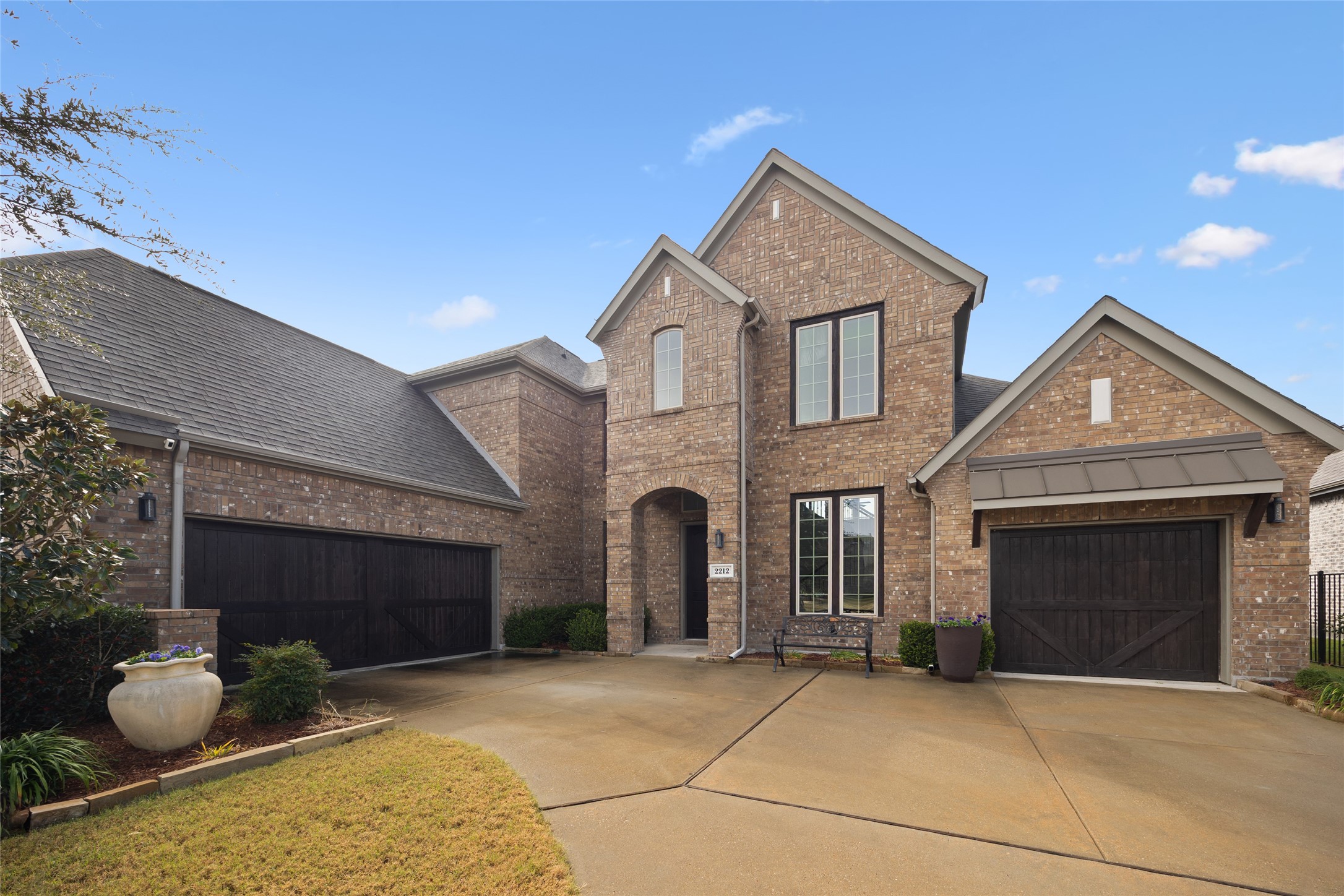 2212 Brooks Trail