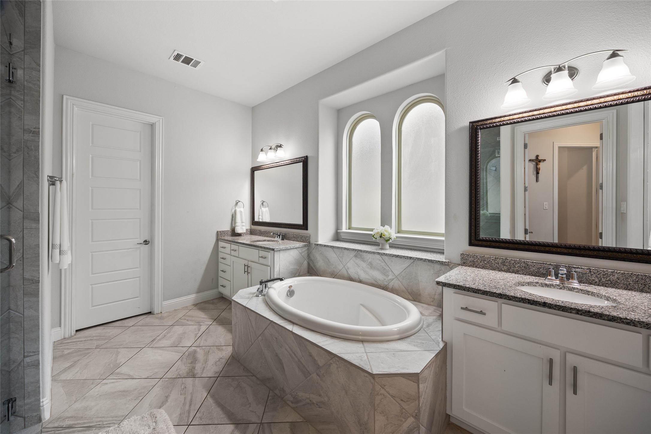 2212 Brooks Trail