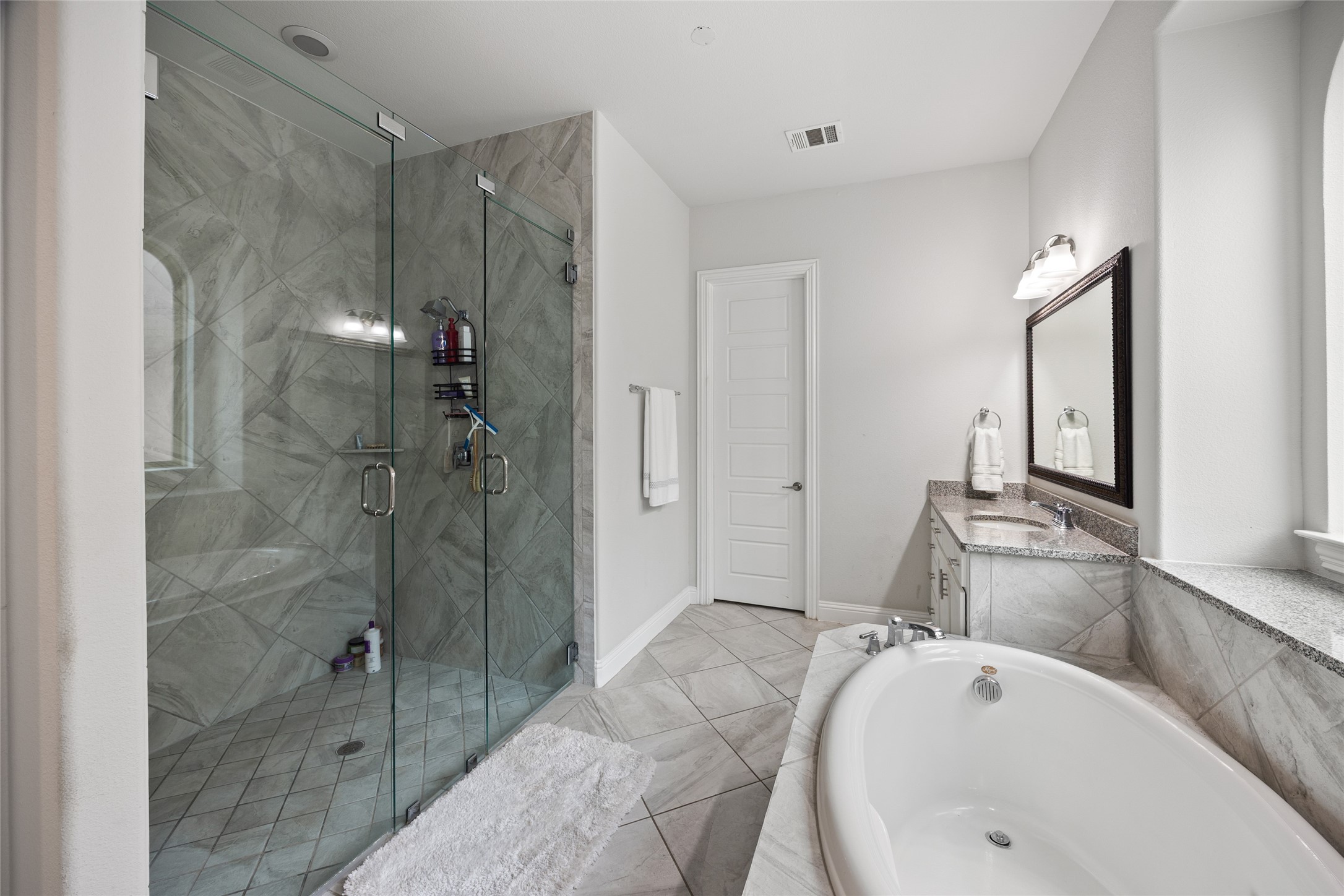 2212 Brooks Trail