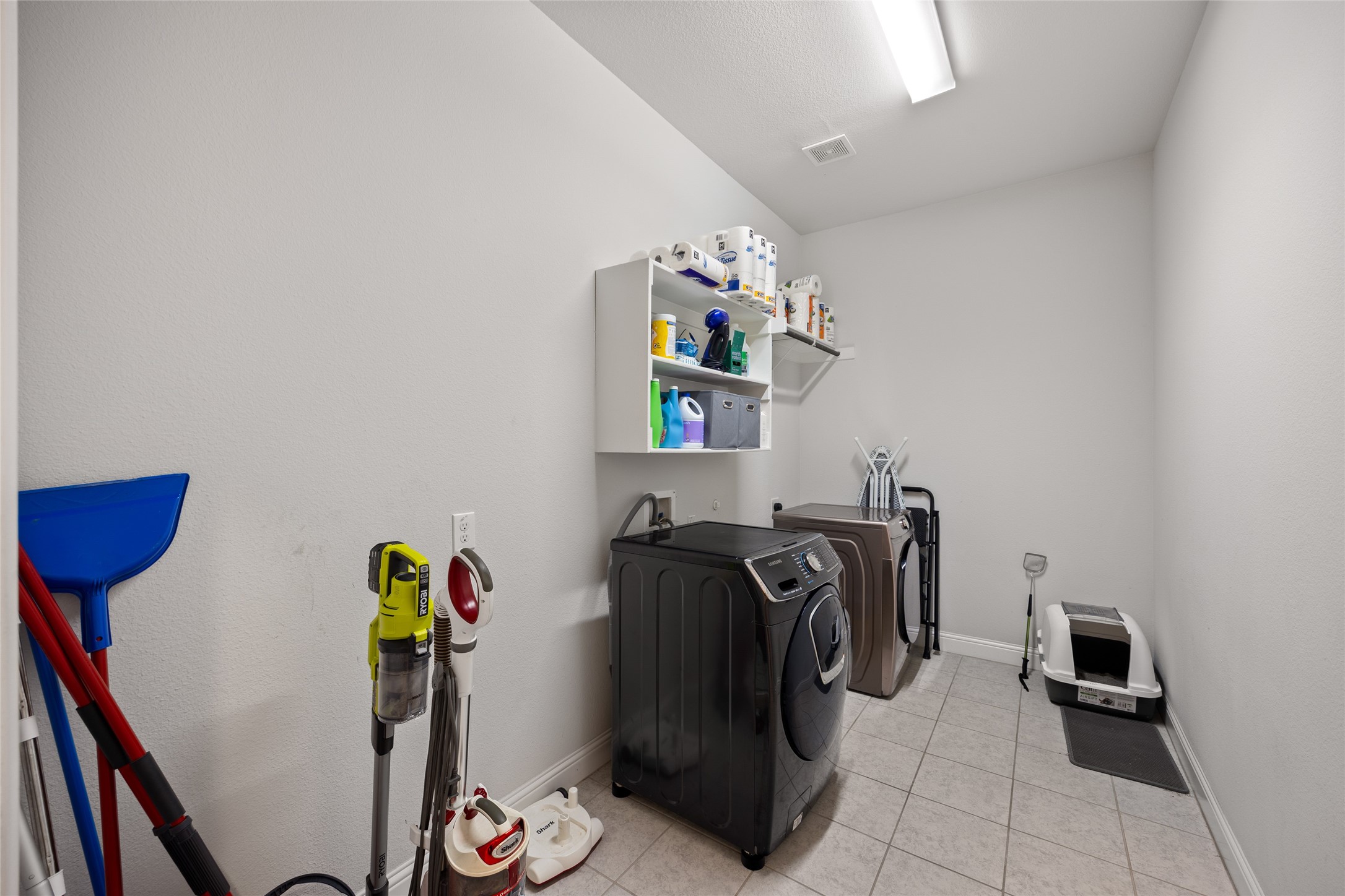 2212 Brooks Trail