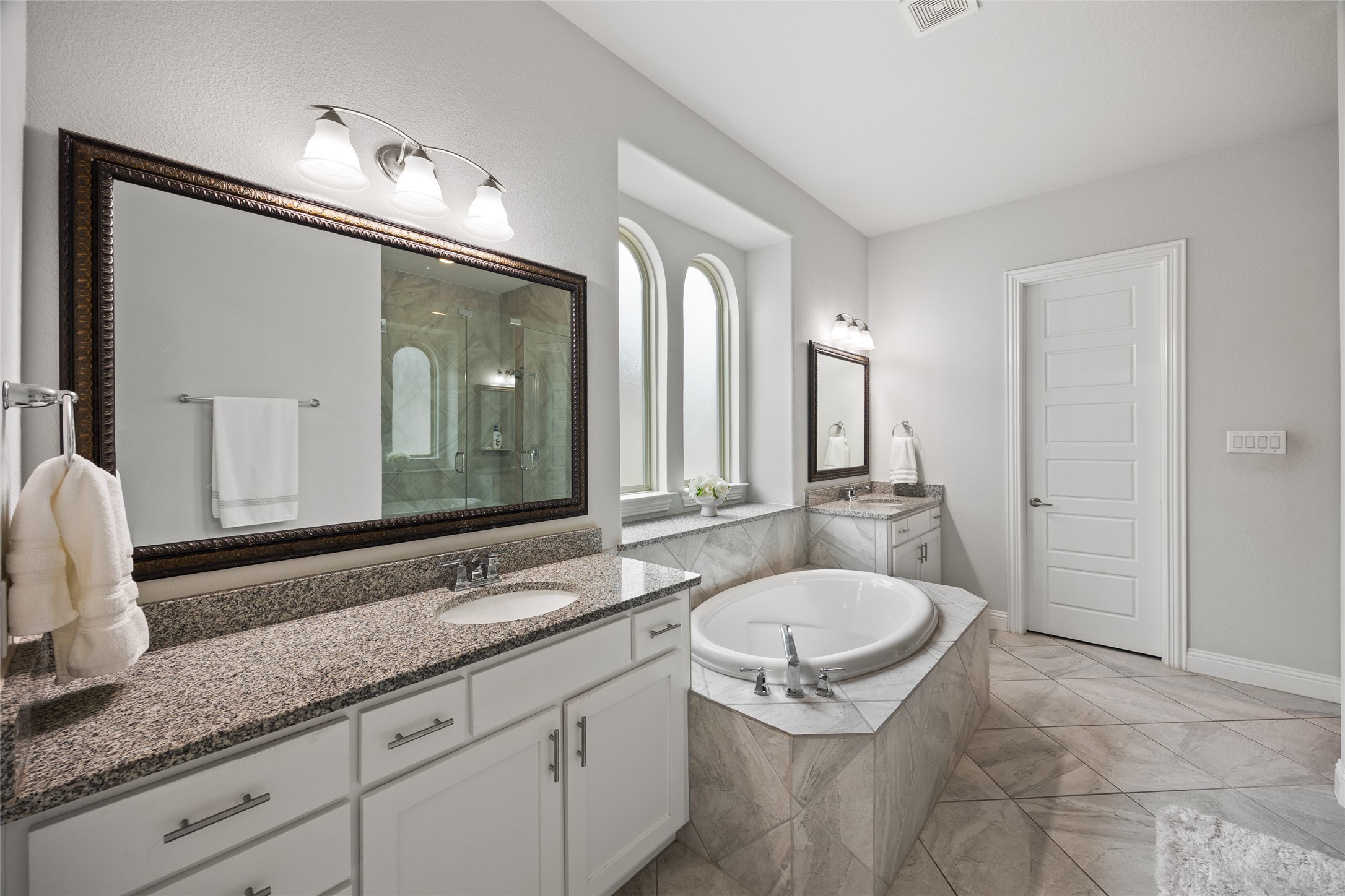 2212 Brooks Trail