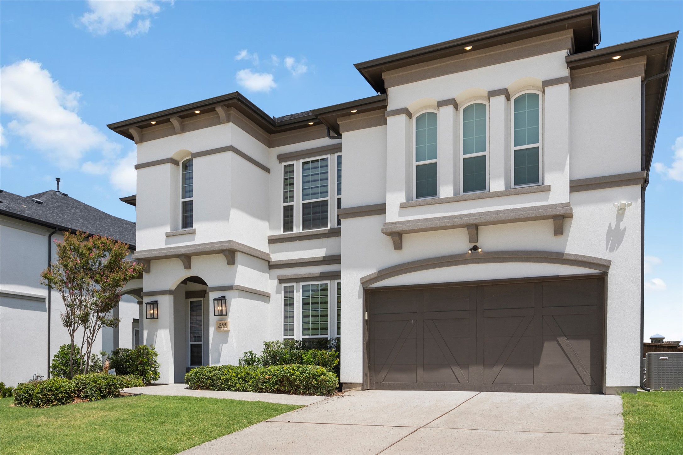 12534 Deer Trail