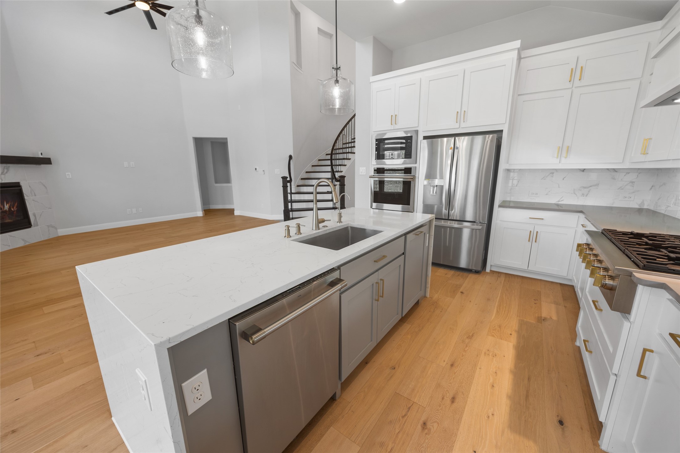 12534 Deer Trail