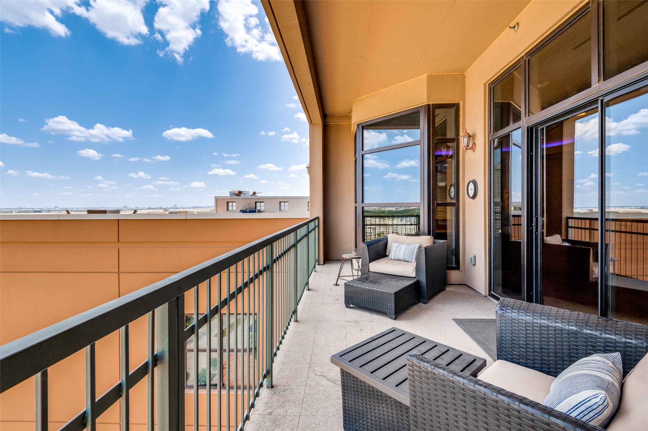 330 Las Colinas Boulevard E 1522