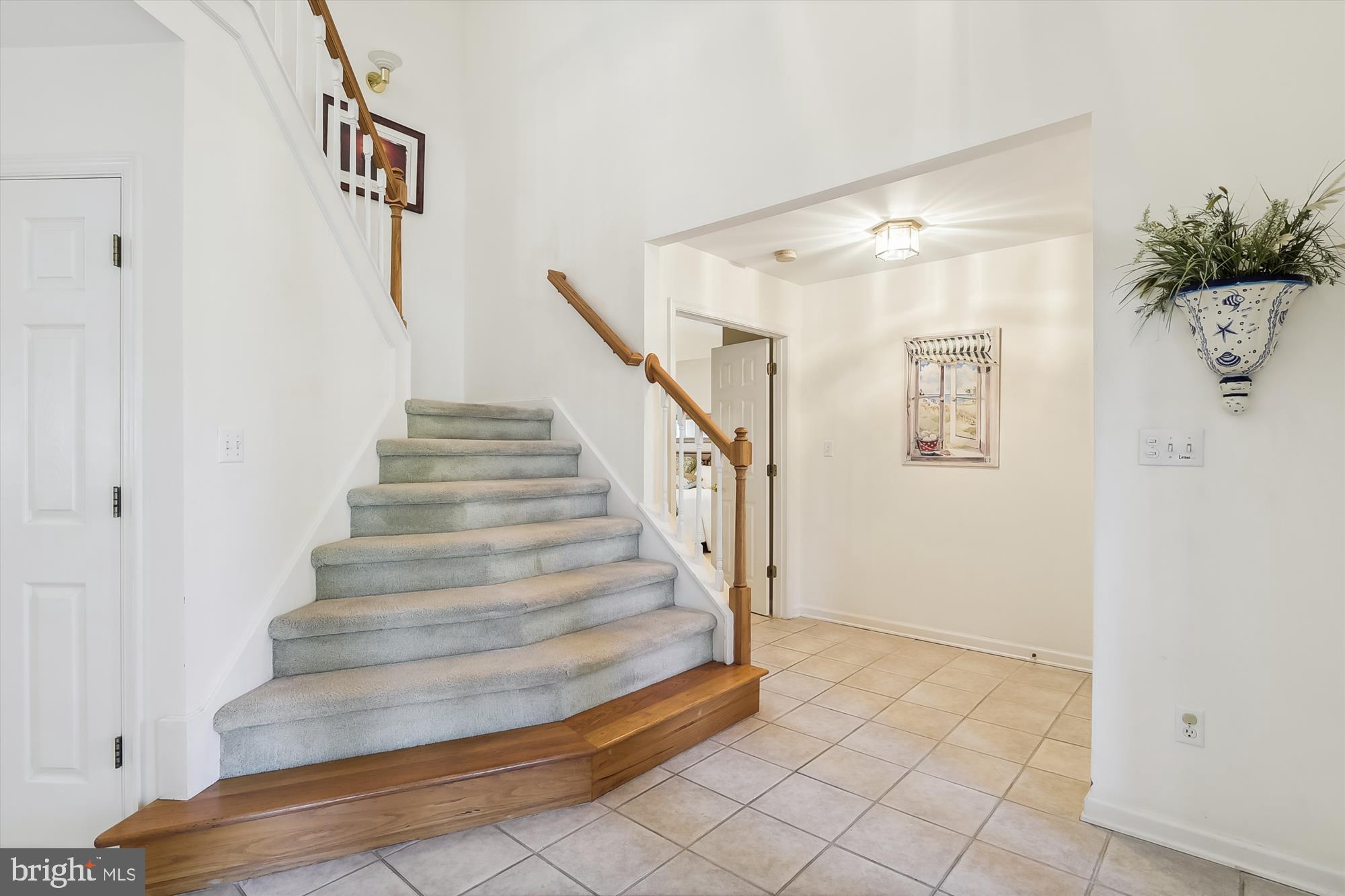 325 Walkabout Rd