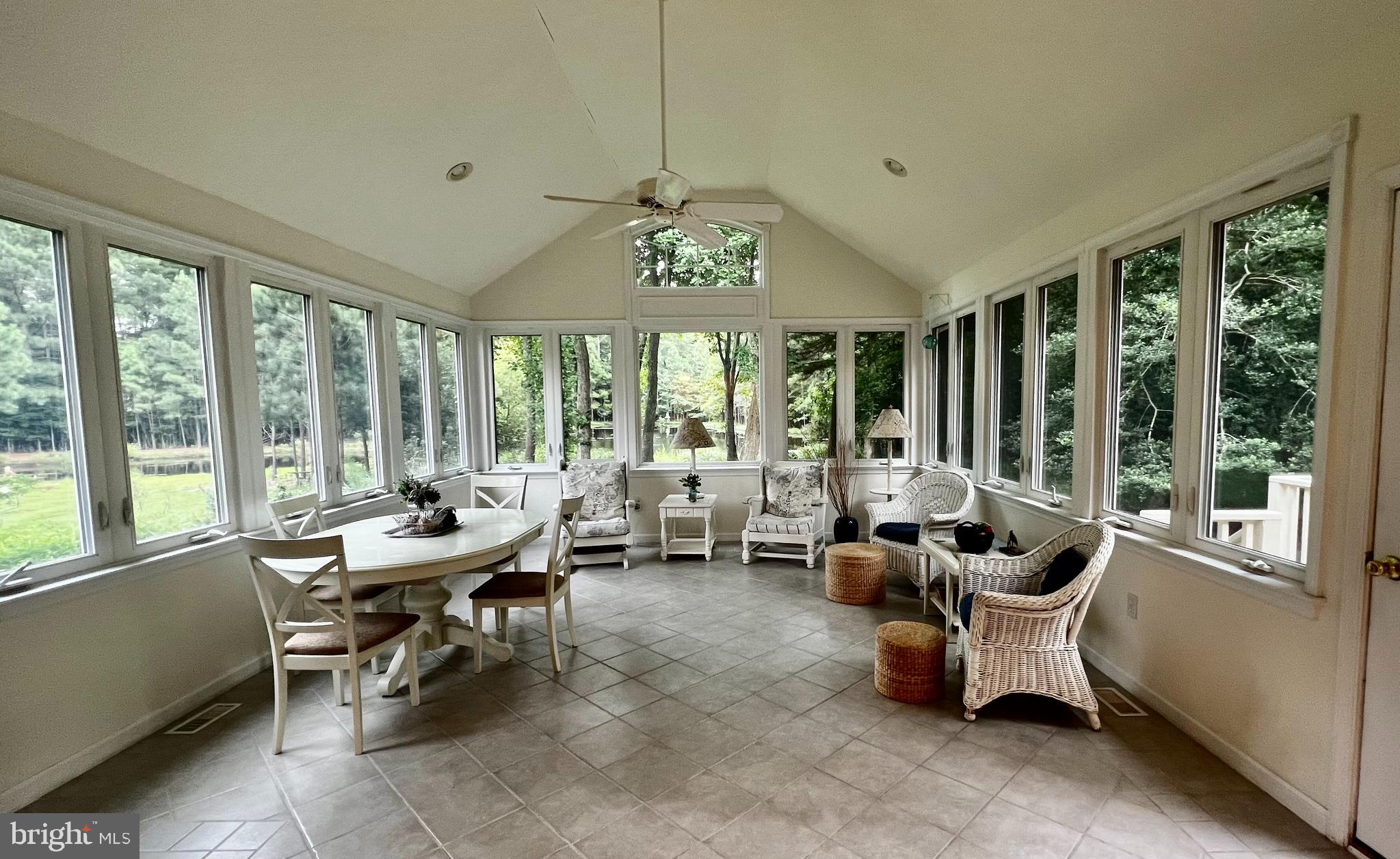 325 Walkabout Rd