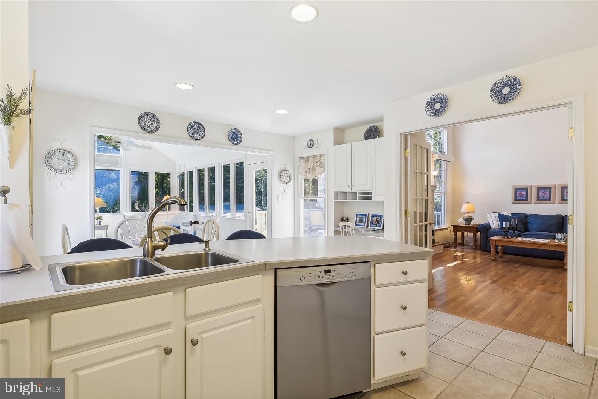 325 Walkabout Rd