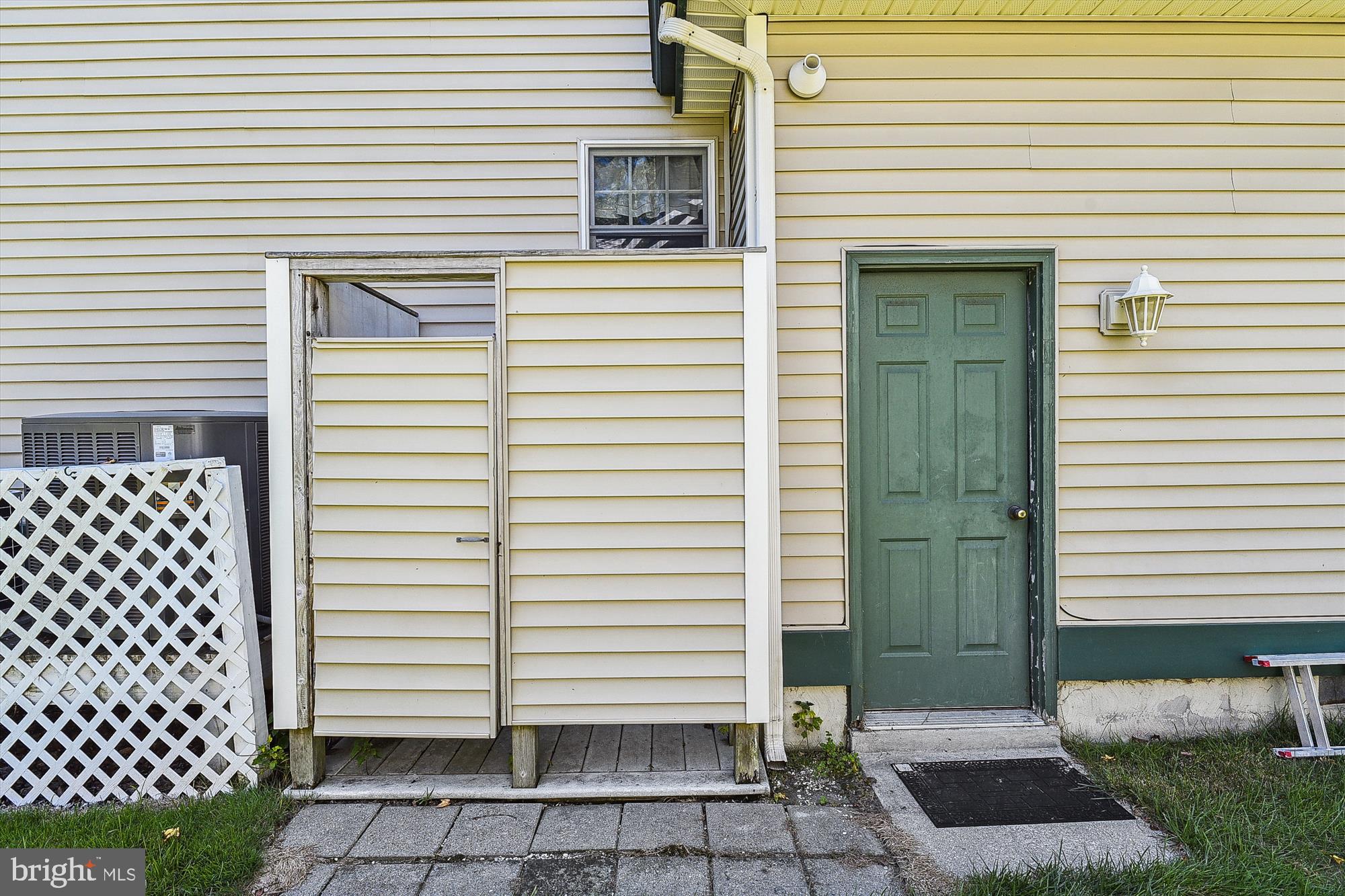 325 Walkabout Rd