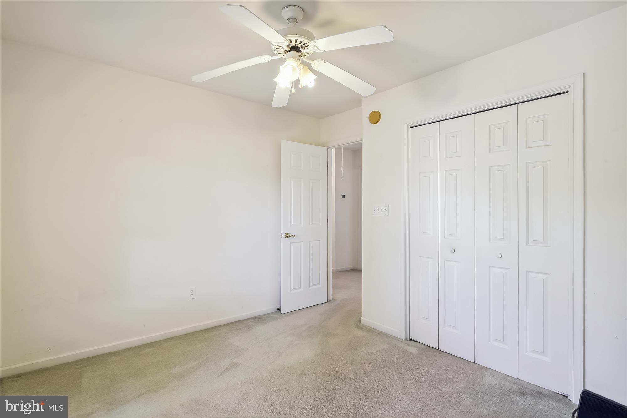 325 Walkabout Rd