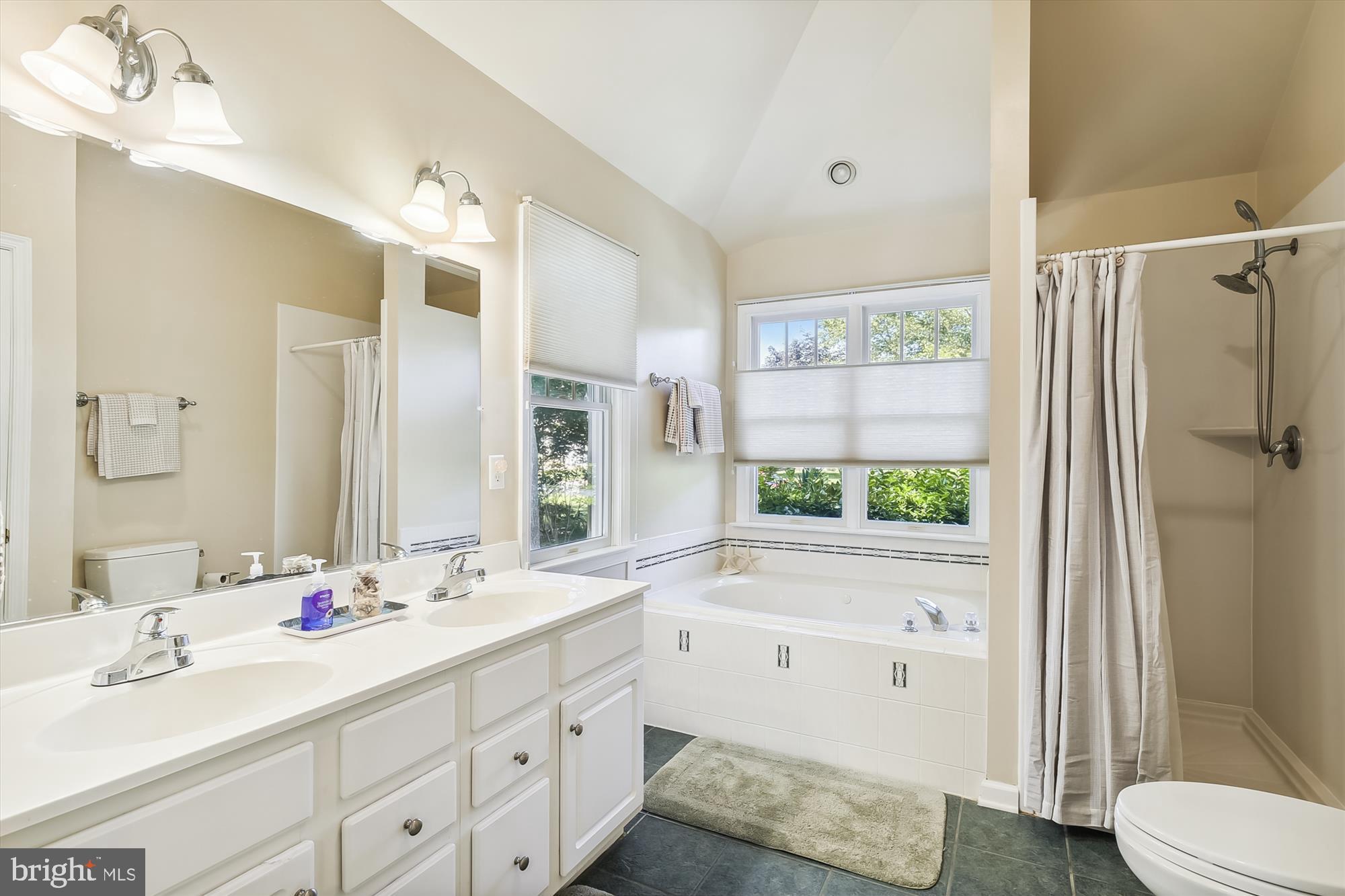 325 Walkabout Rd
