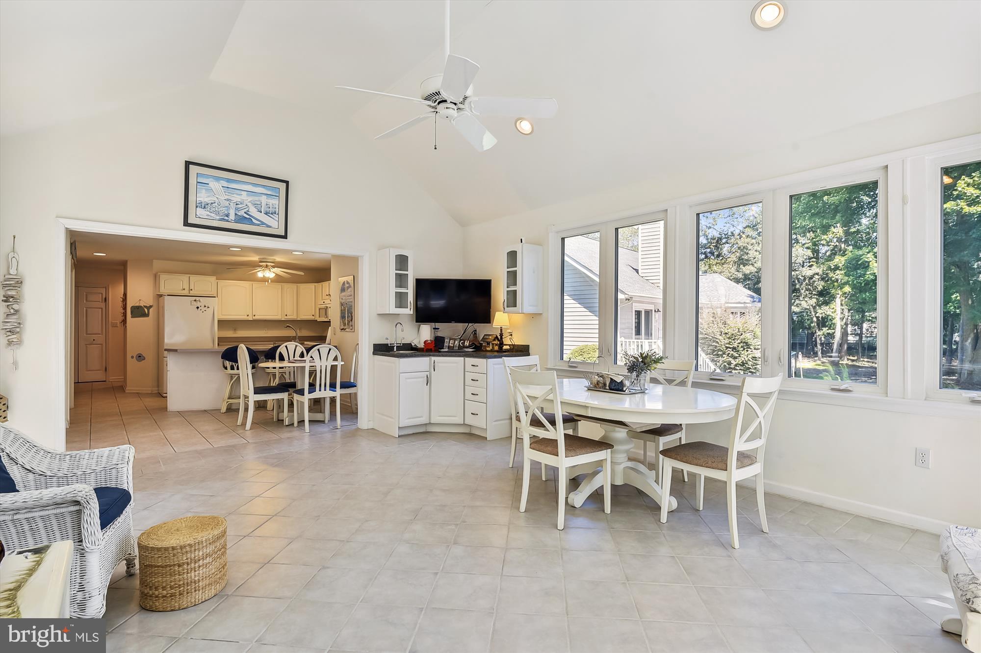 325 Walkabout Rd