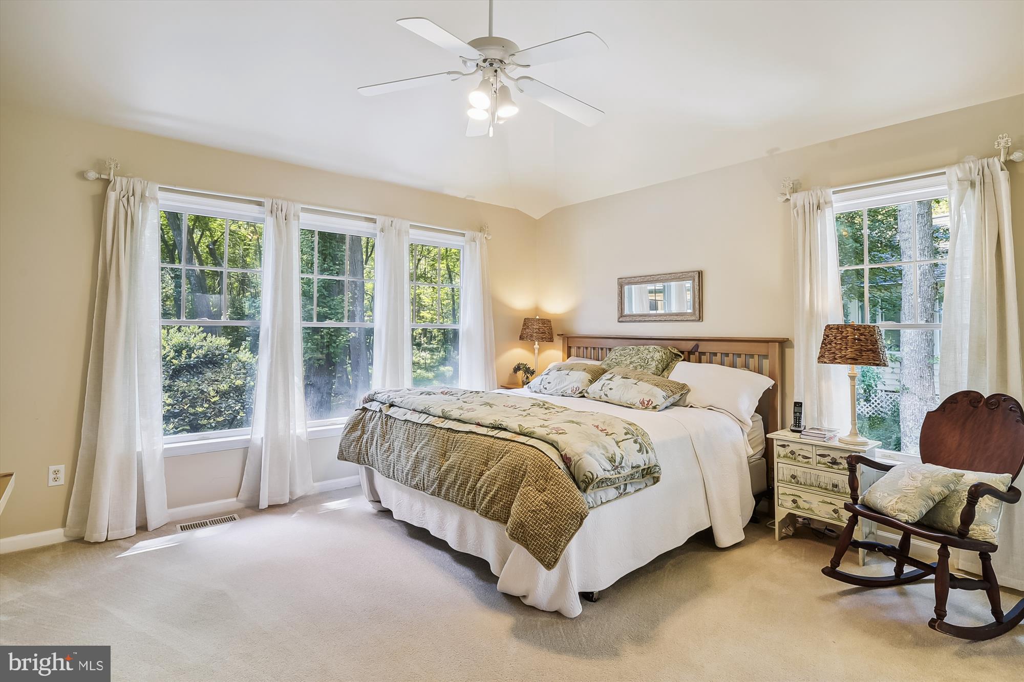 325 Walkabout Rd