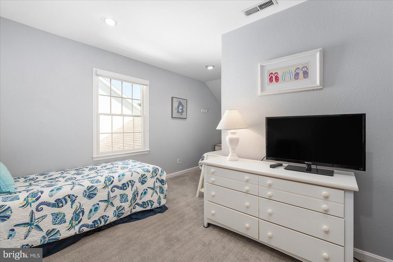 67 Willow Oak Ave