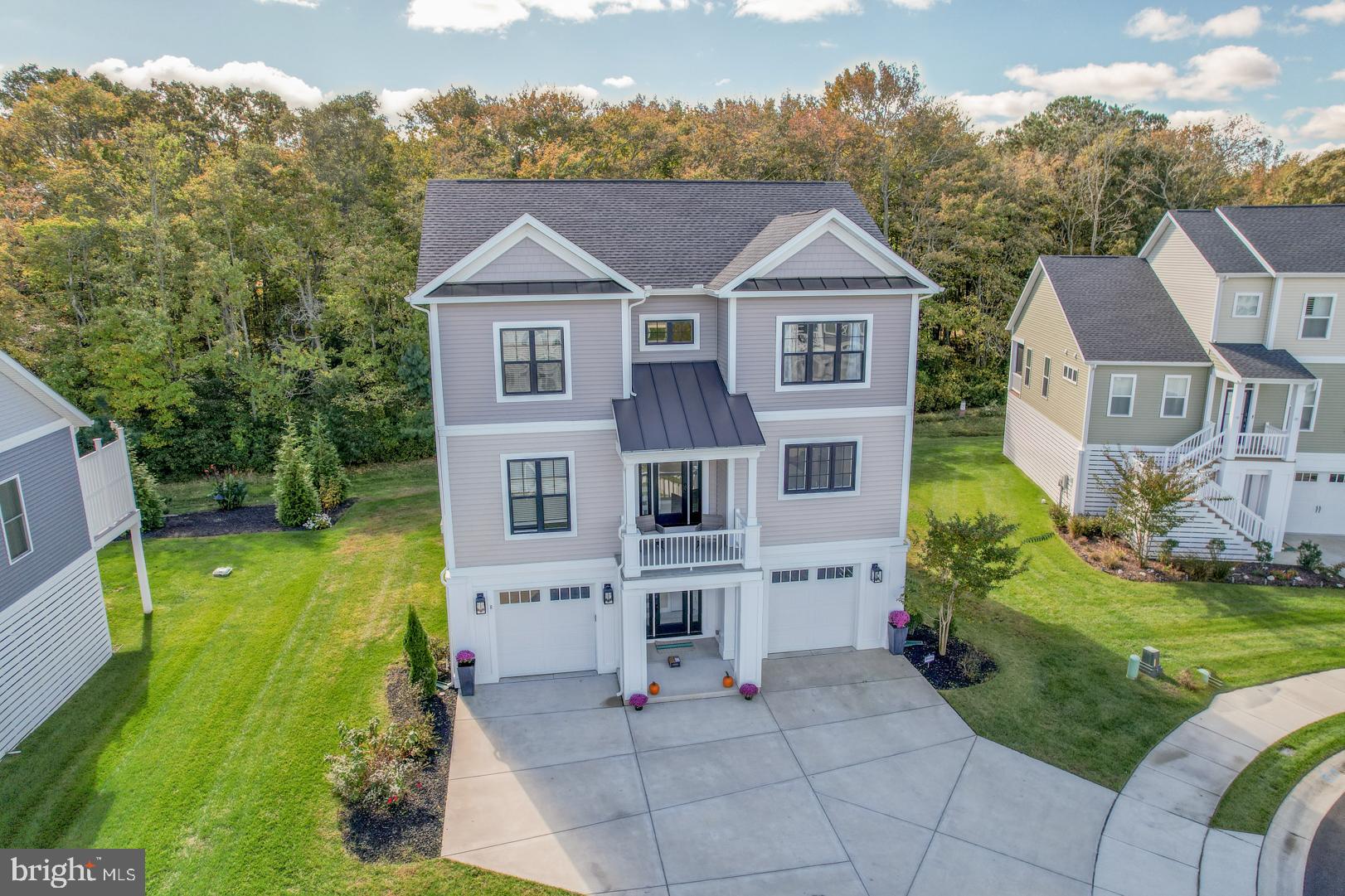 8 Larchmont Ct