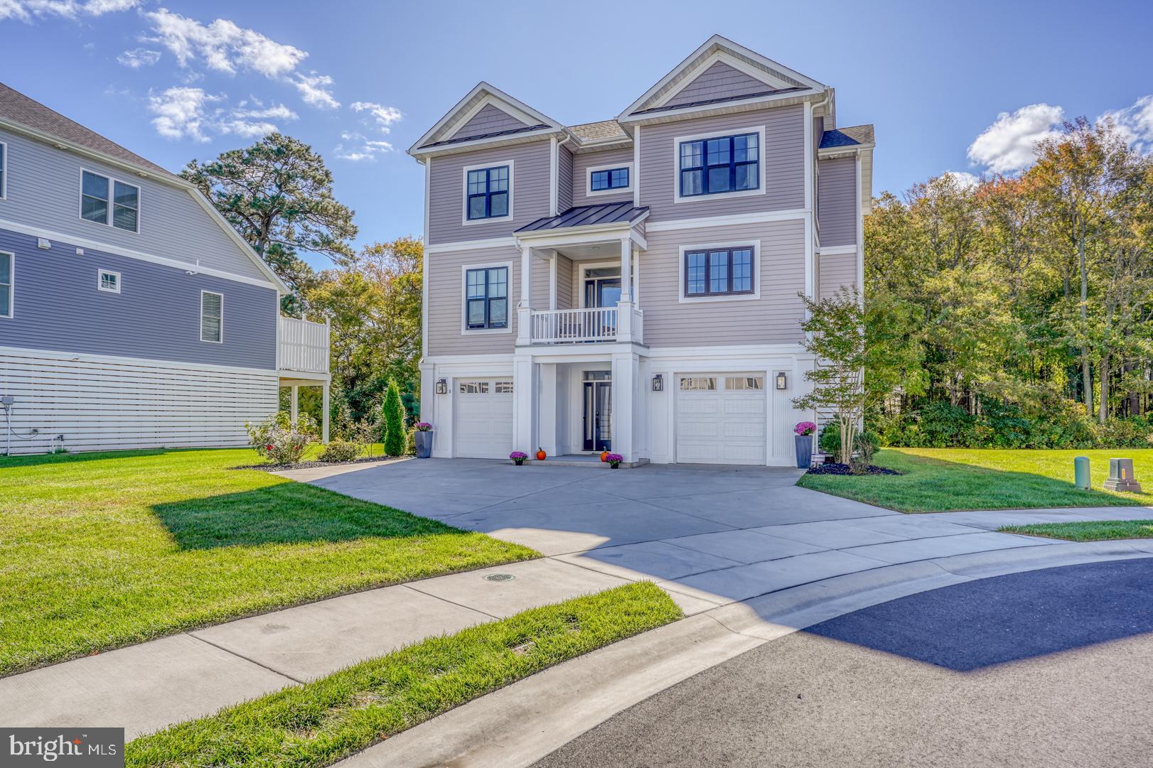 8 Larchmont Ct
