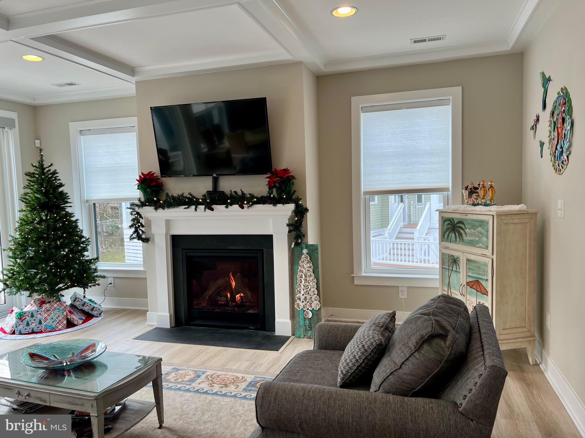 8 Larchmont Ct