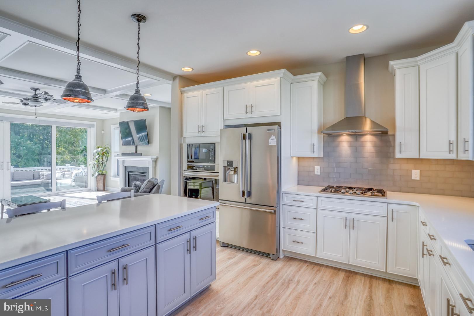 8 Larchmont Ct