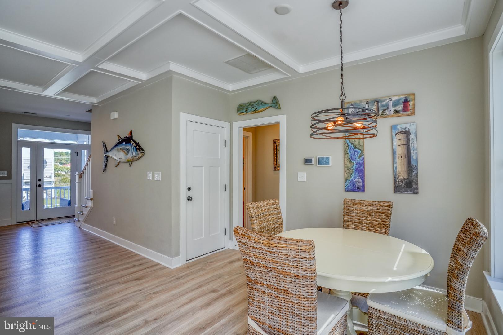 8 Larchmont Ct