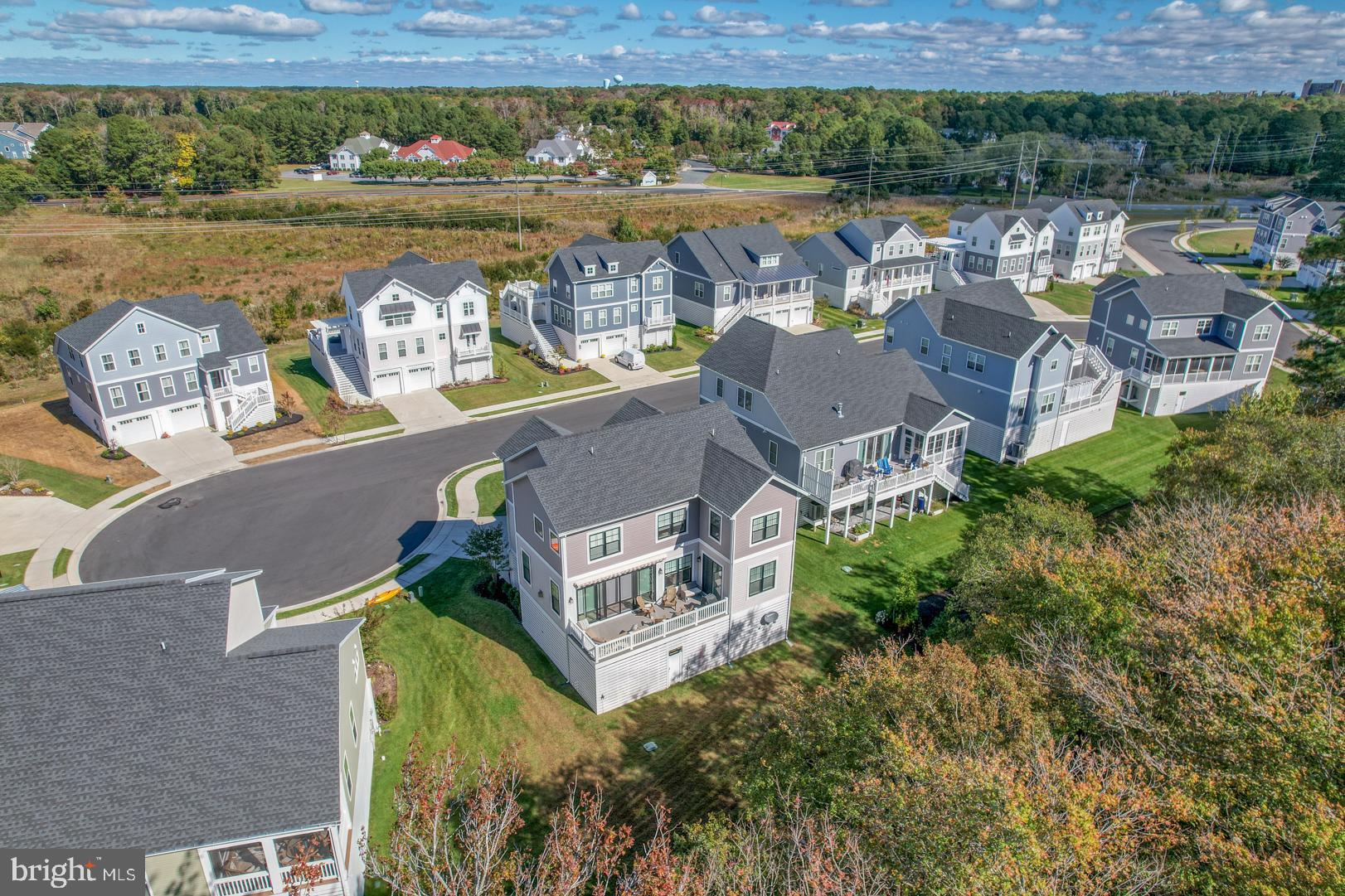 8 Larchmont Ct
