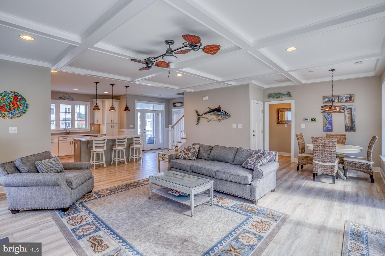 8 Larchmont Ct