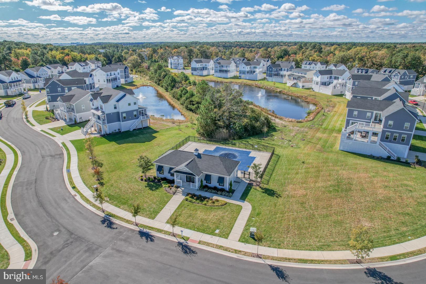 8 Larchmont Ct