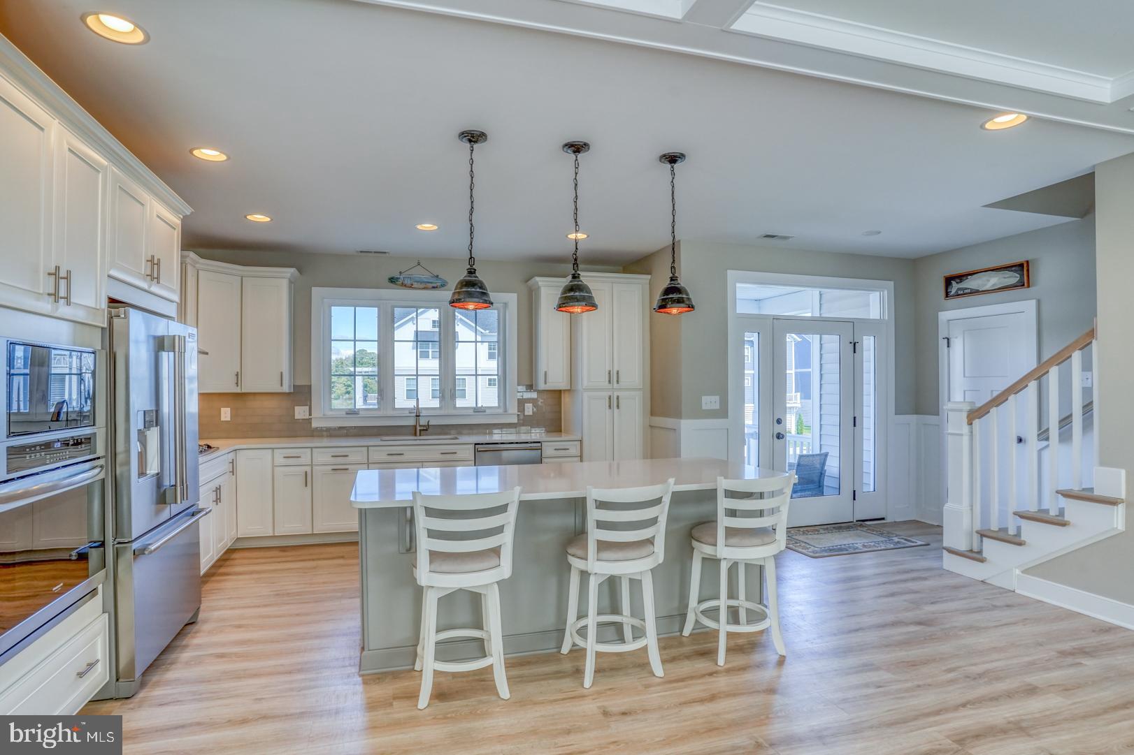 8 Larchmont Ct