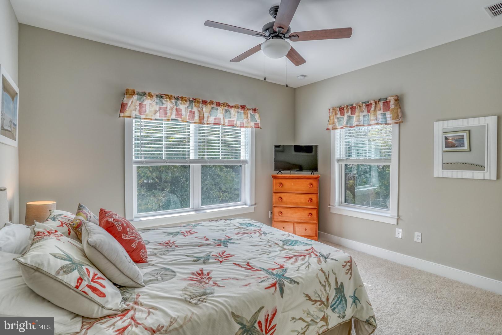 8 Larchmont Ct