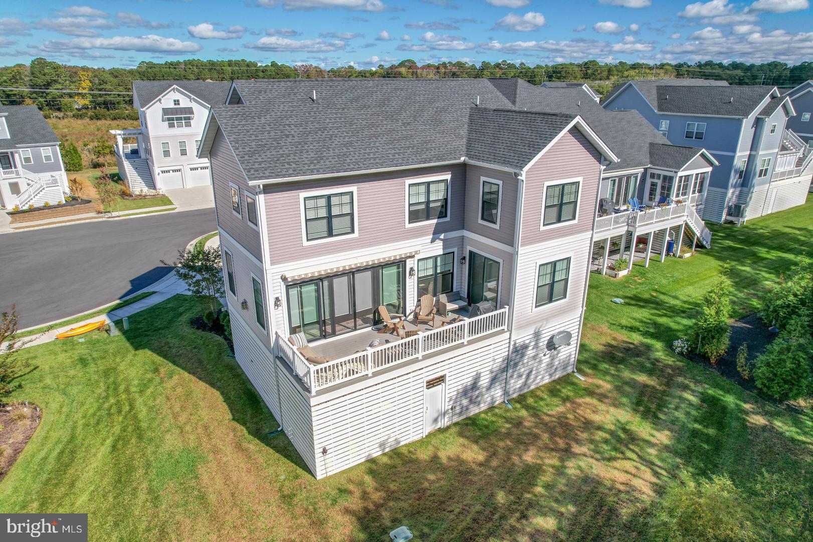 8 Larchmont Ct