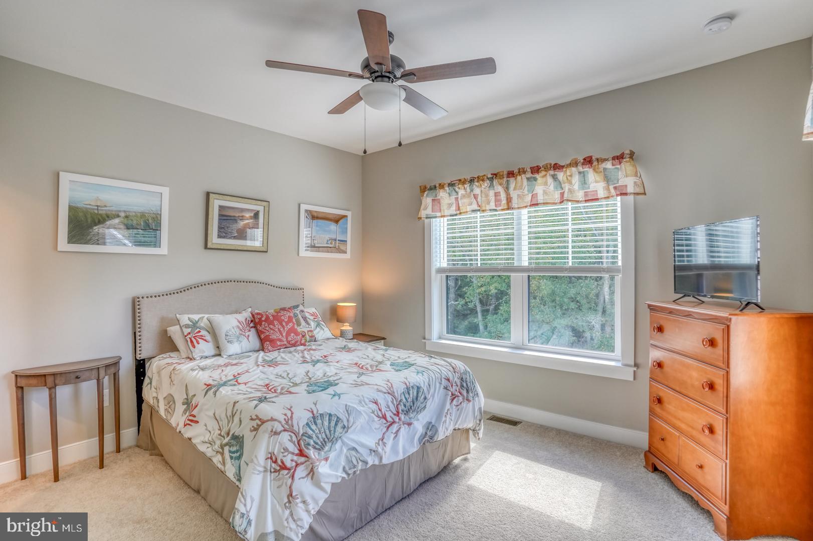 8 Larchmont Ct
