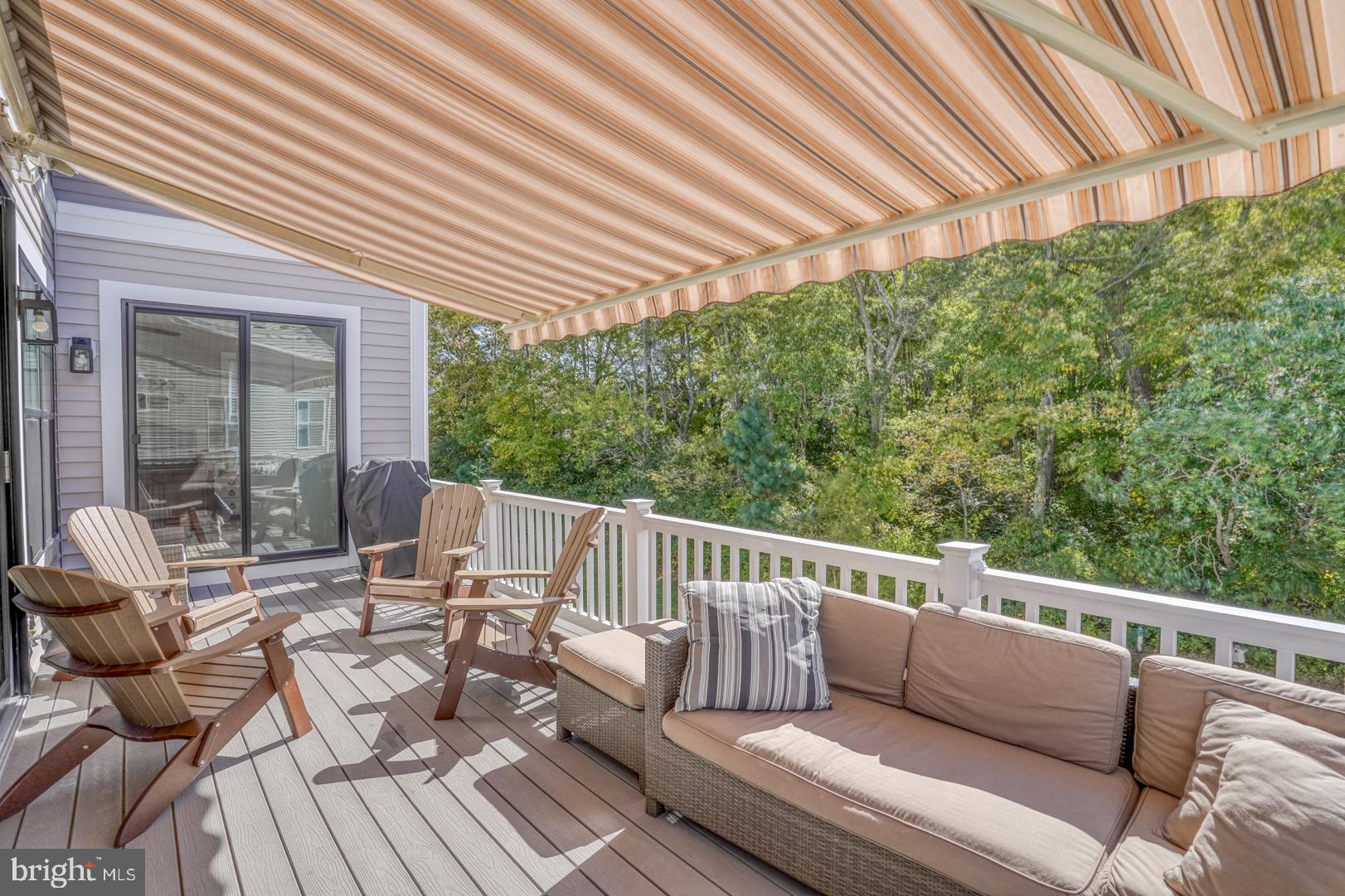 8 Larchmont Ct