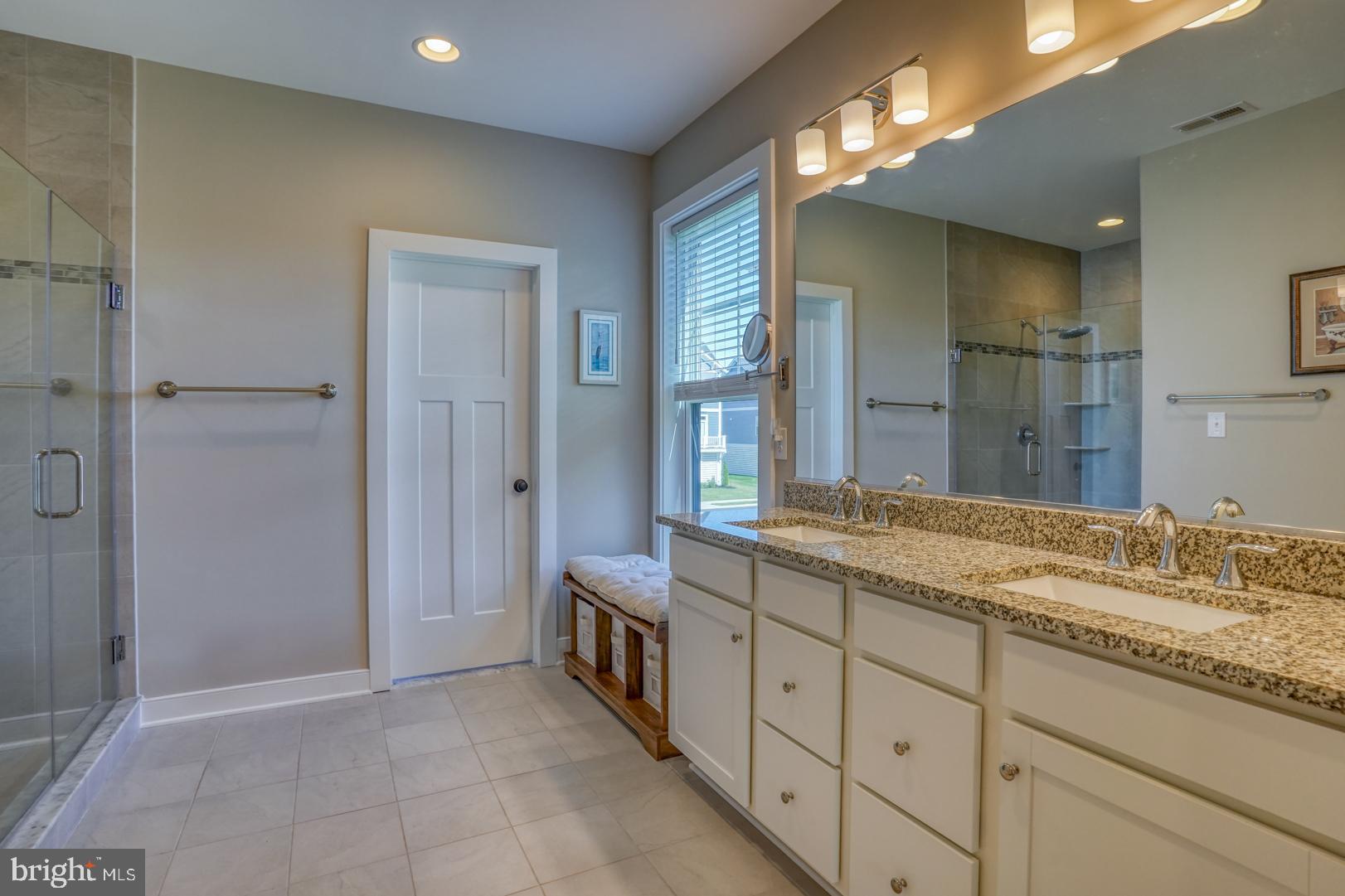 8 Larchmont Ct