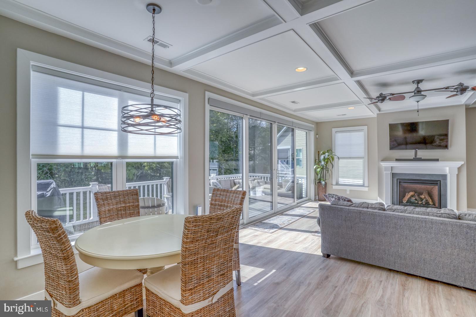 8 Larchmont Ct